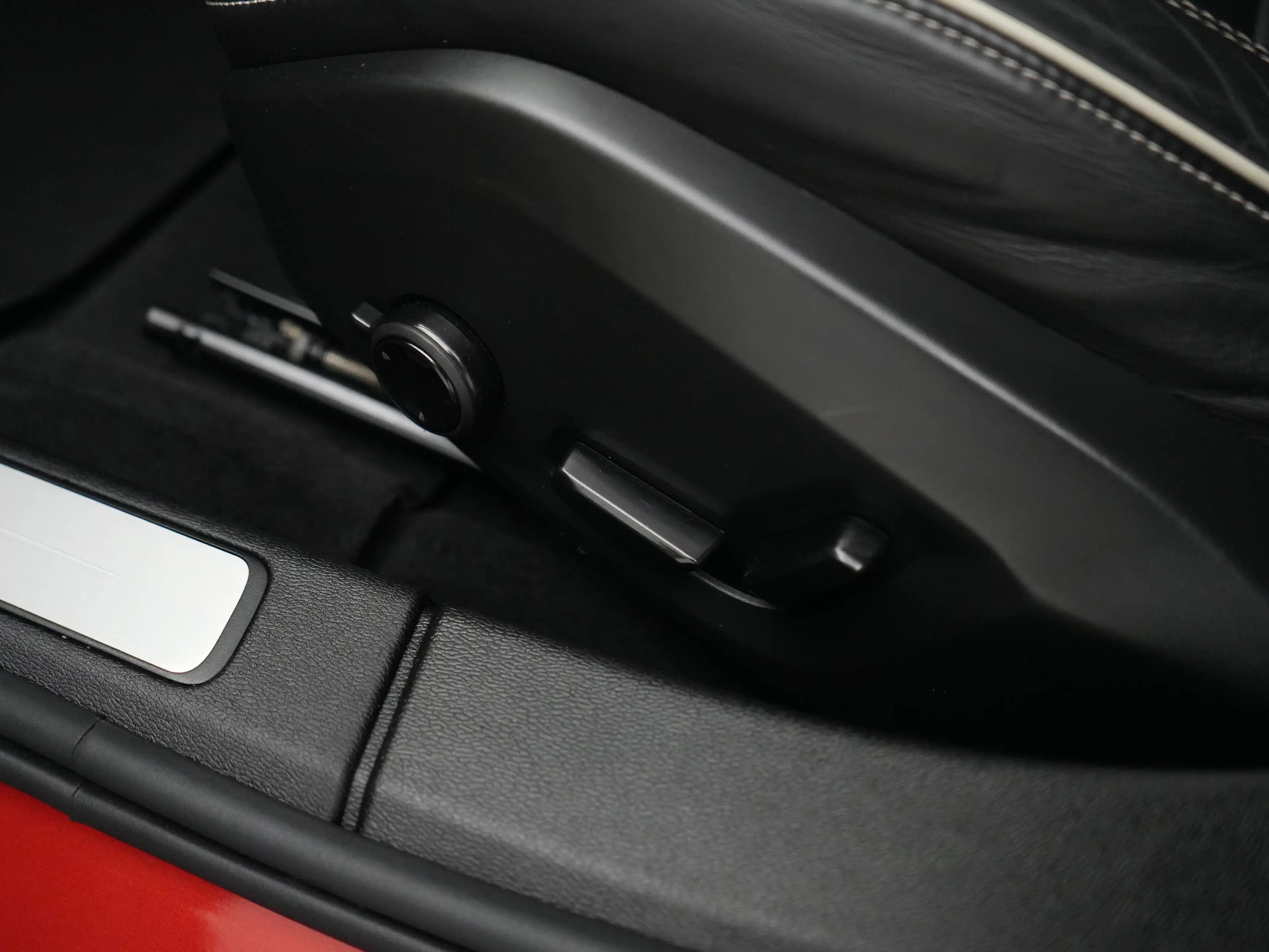 Volvo S60 T8 Plus Dark AWD | 360 | Sportstoelen | Adaptive C — photo 25
