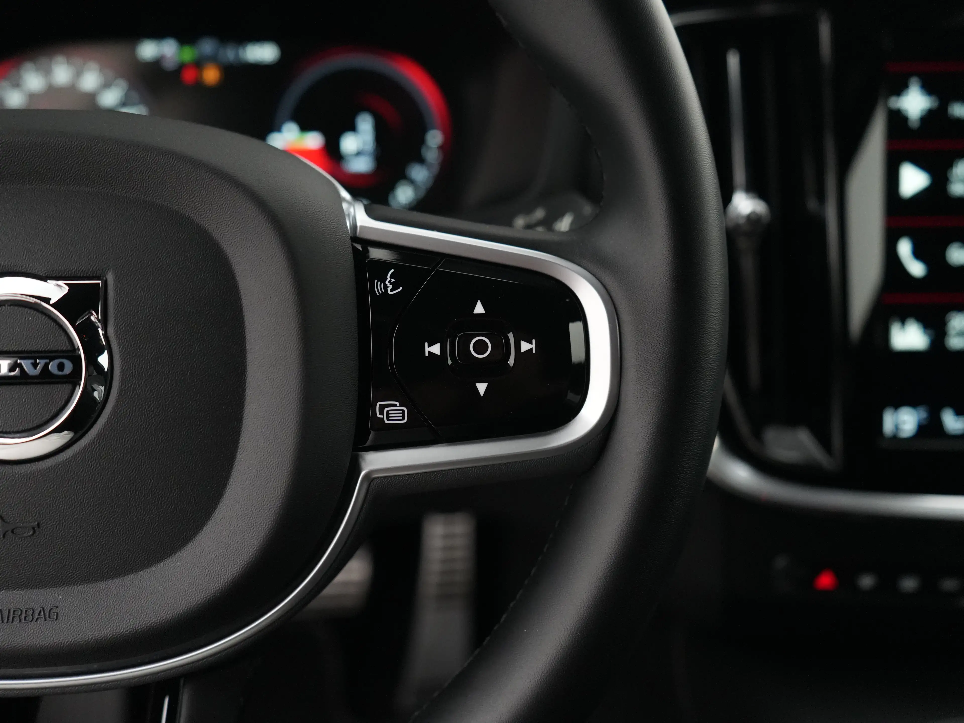 Volvo S60 T8 Plus Dark AWD | 360 | Sportstoelen | Adaptive C — photo 32