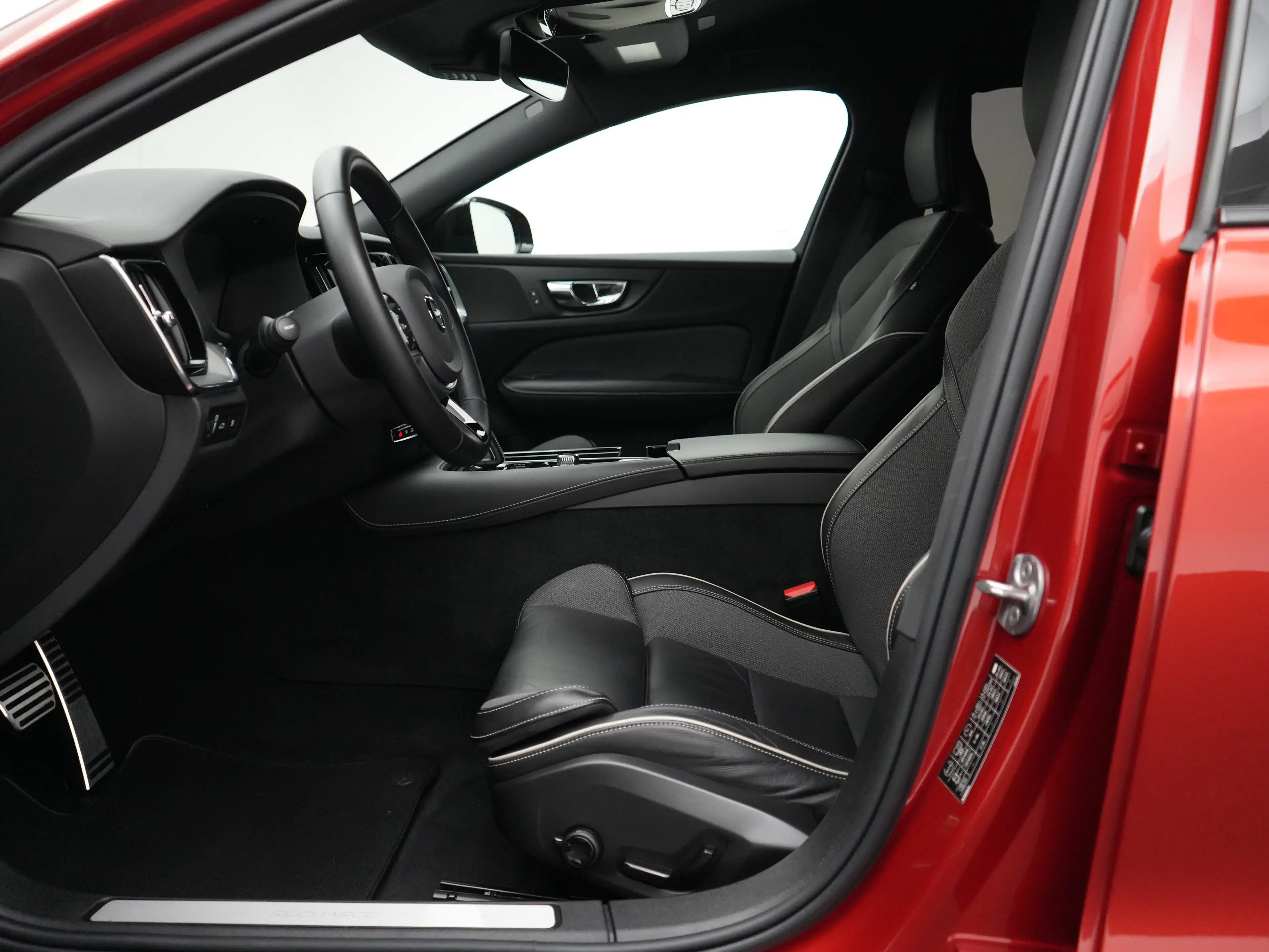 Volvo S60 T8 Plus Dark AWD | 360 | Sportstoelen | Adaptive C — photo 10