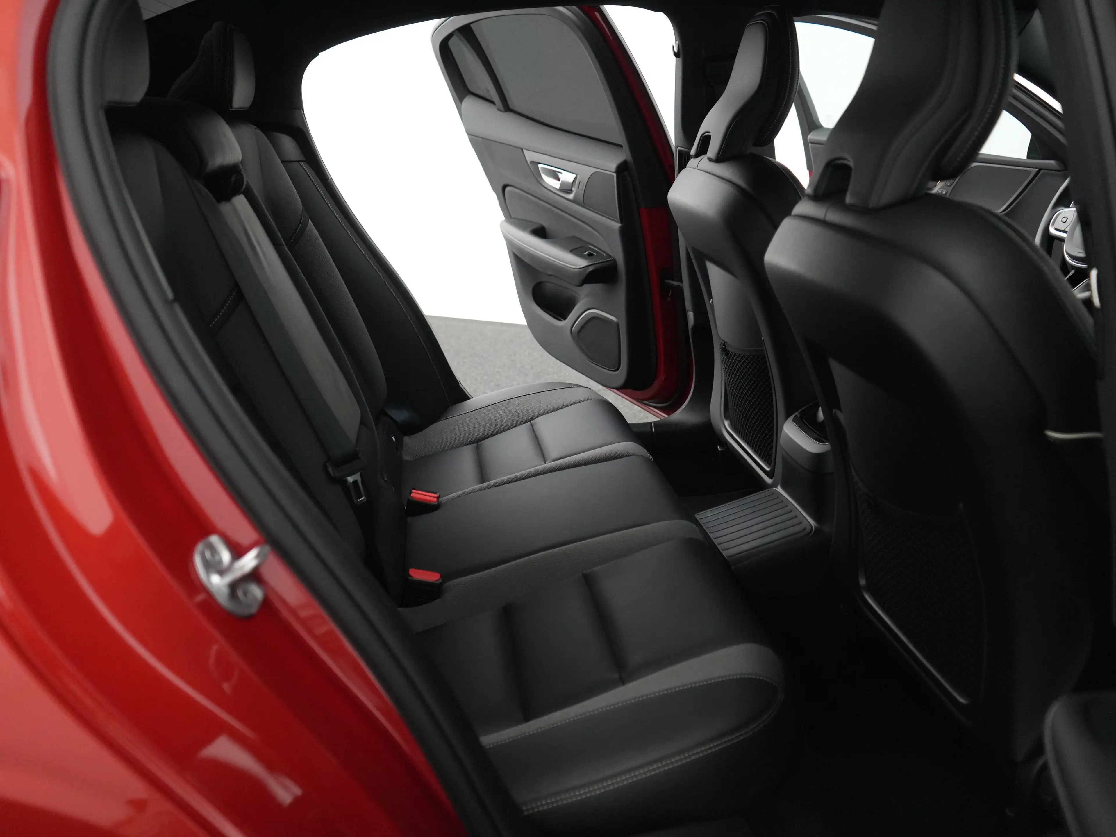Volvo S60 T8 Plus Dark AWD | 360 | Sportstoelen | Adaptive C — photo 12