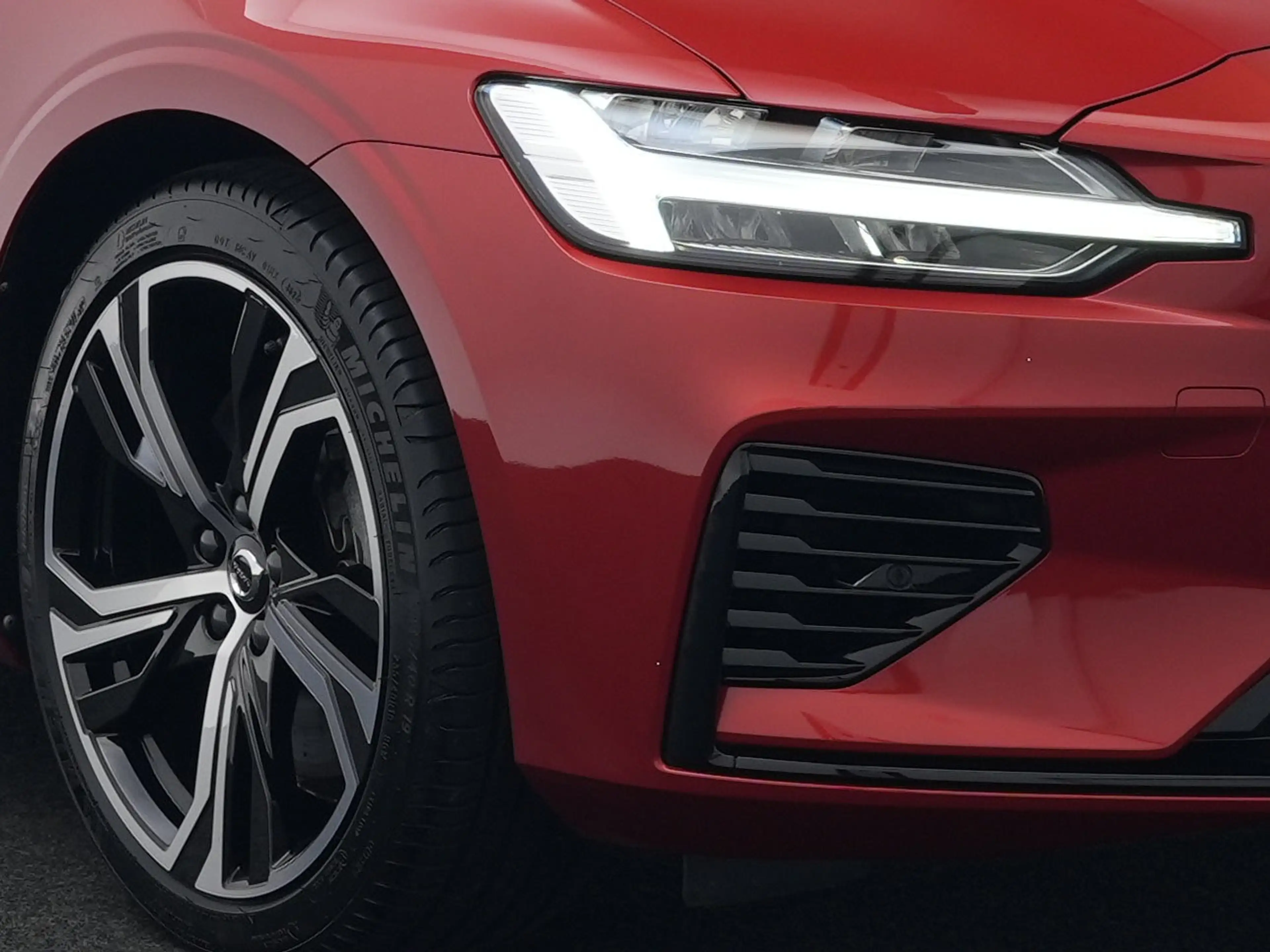 Volvo S60 T8 Plus Dark AWD | 360 | Sportstoelen | Adaptive C — photo 17