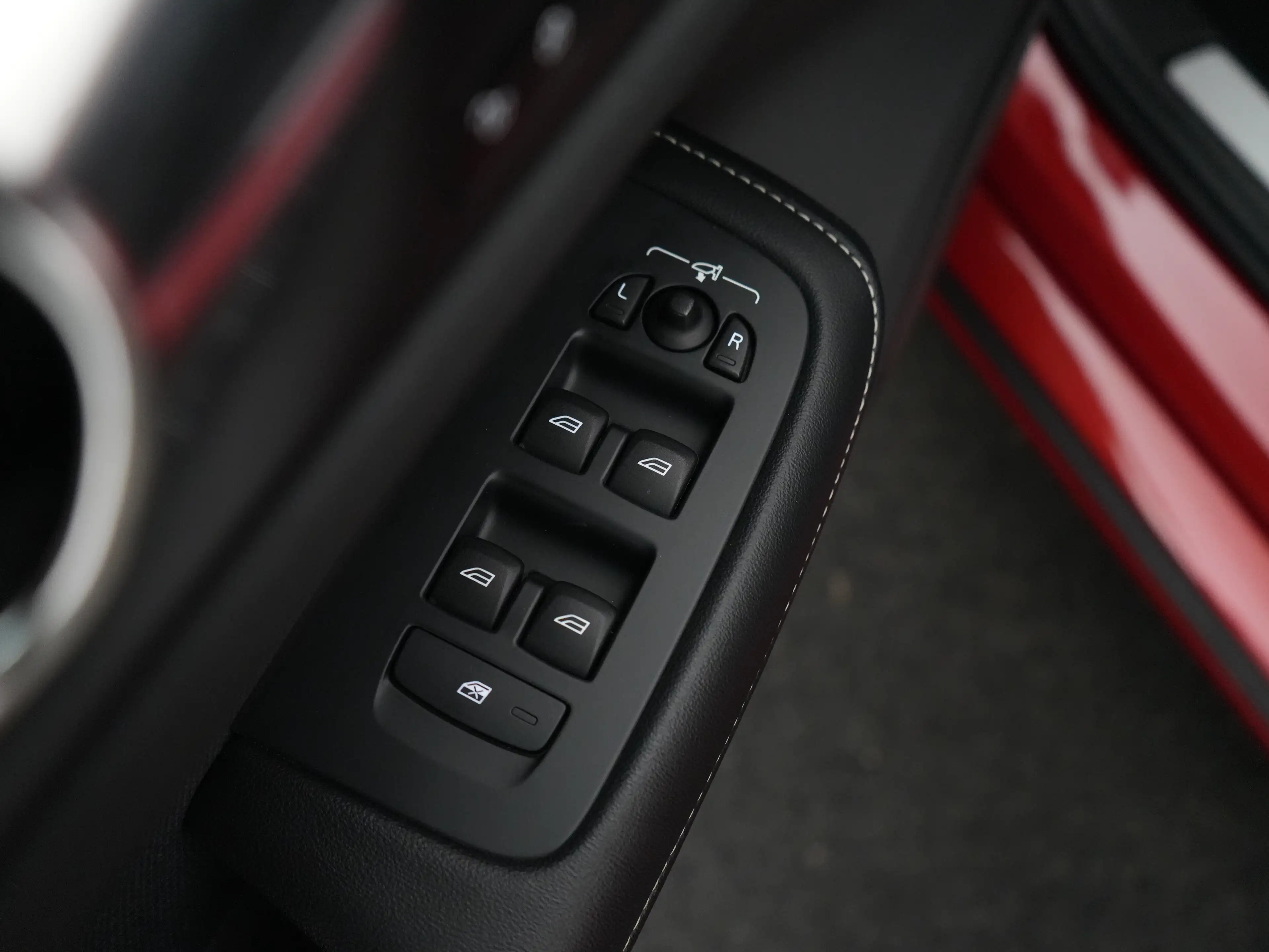 Volvo S60 T8 Plus Dark AWD | 360 | Sportstoelen | Adaptive C — photo 50