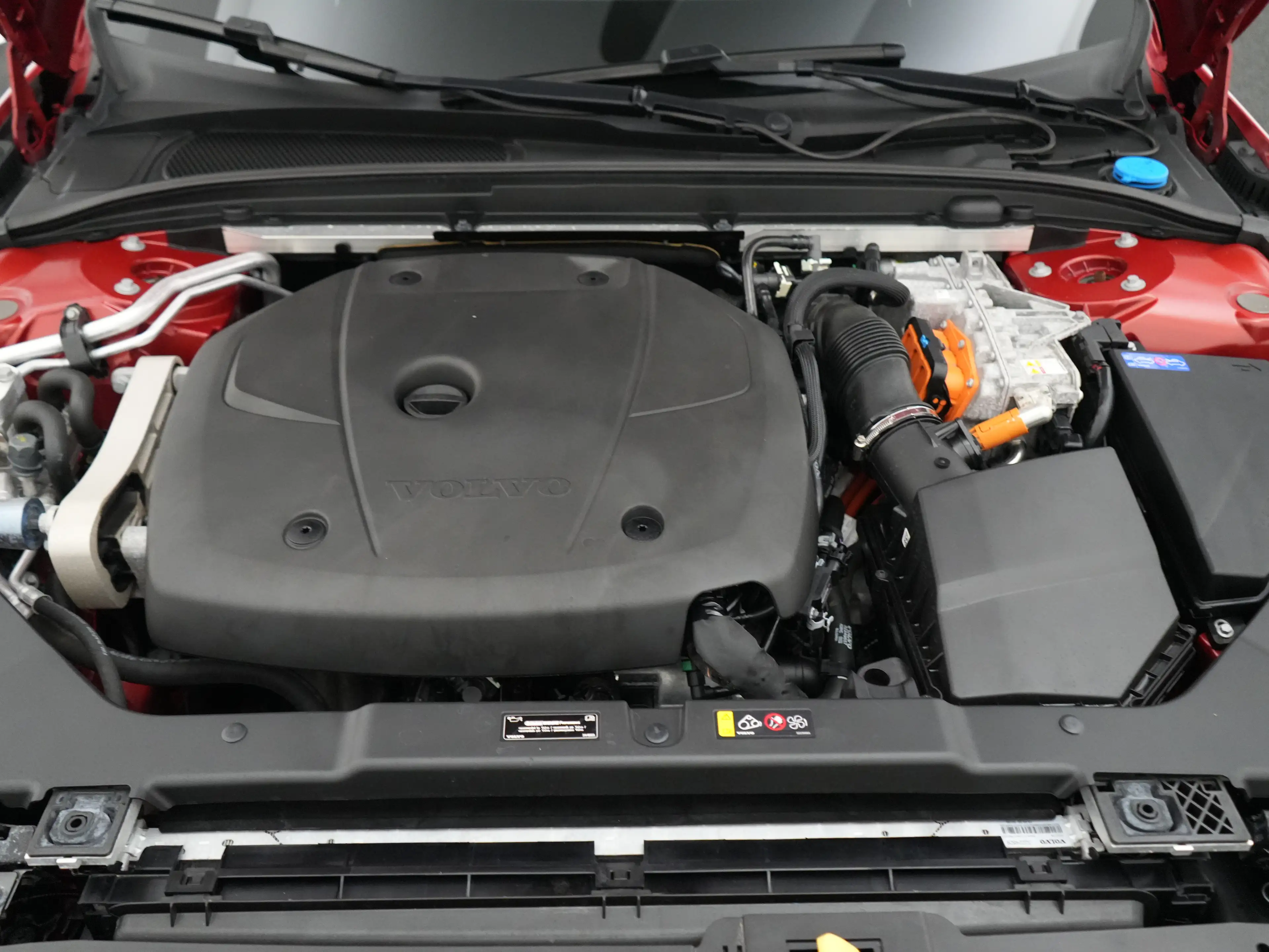 Volvo S60 T8 Plus Dark AWD | 360 | Sportstoelen | Adaptive C — photo 20