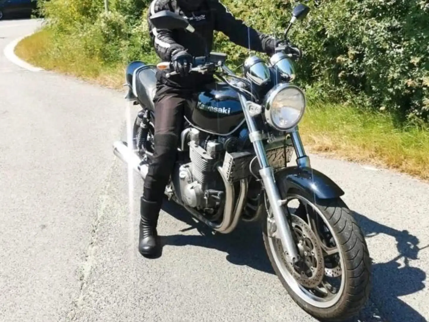 Kawasaki Zephyr 1100 Kawasaki Zephyr 1100 Toptustand Negru - 2