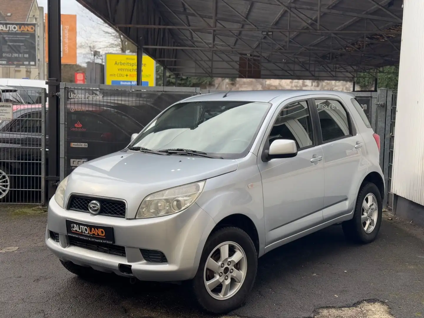 Daihatsu Terios 4WD Top 1.5*AUTOMATIK*KLIMA*LEDER*TÜV NEU Silber - 2
