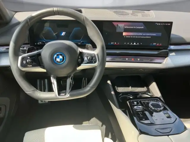 BMW 550 e xDrive Limousine G60 XB1 Ansicht 9