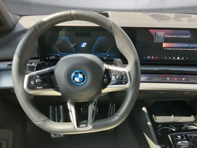 BMW 550 e xDrive Limousine G60 XB1 Ansicht 10