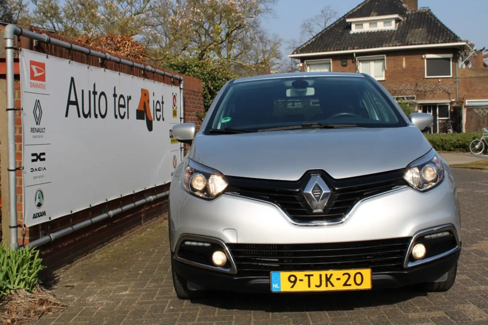 Renault Captur TCe 120 pk Dynamique EDC AUTOMAAT trekhaak/Pack Ci Grau - 2