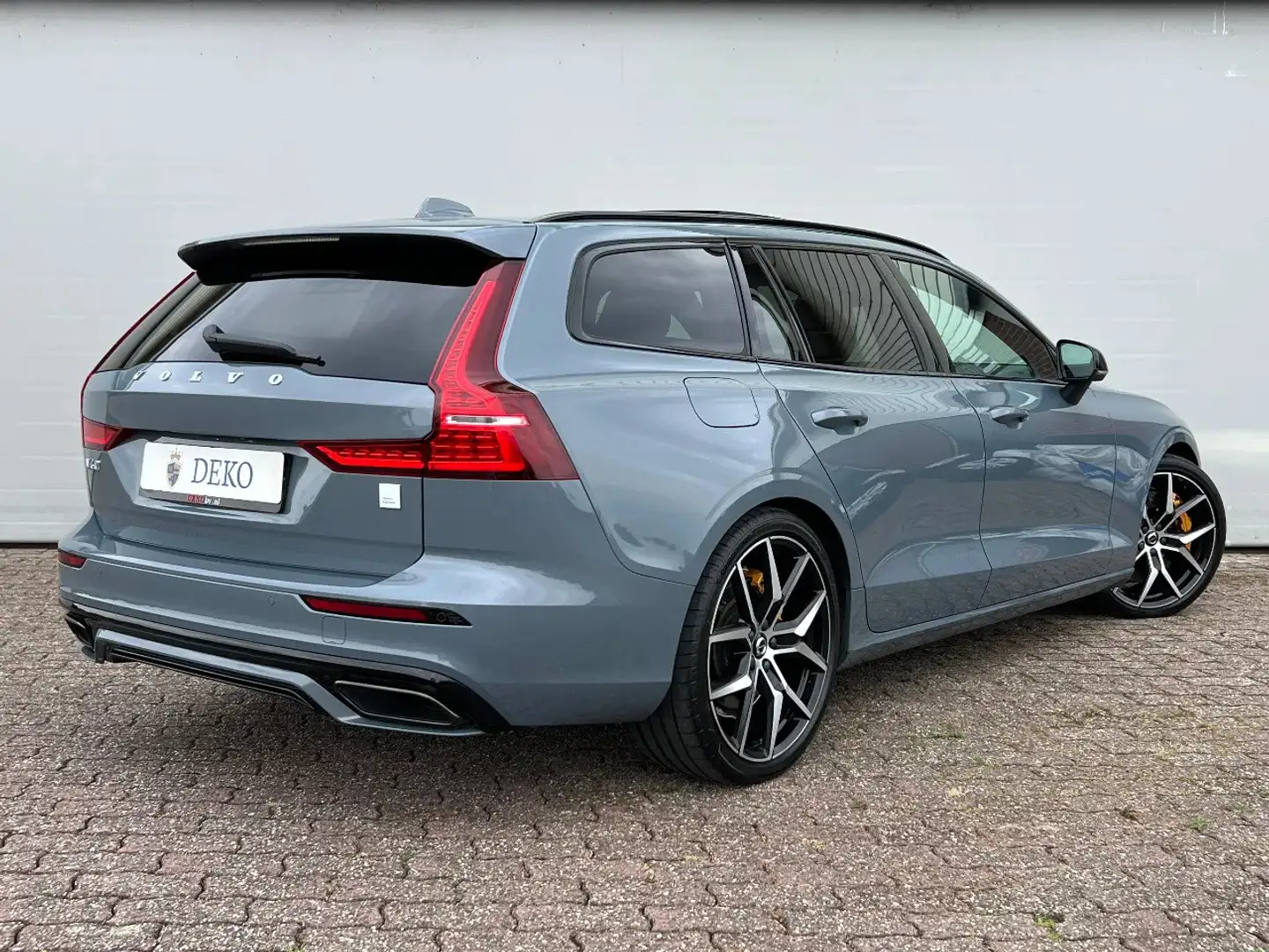Volvo V60 2.0 T8 PHEV | Polestar Engineered | 455 PK | AWD | Gris - 2