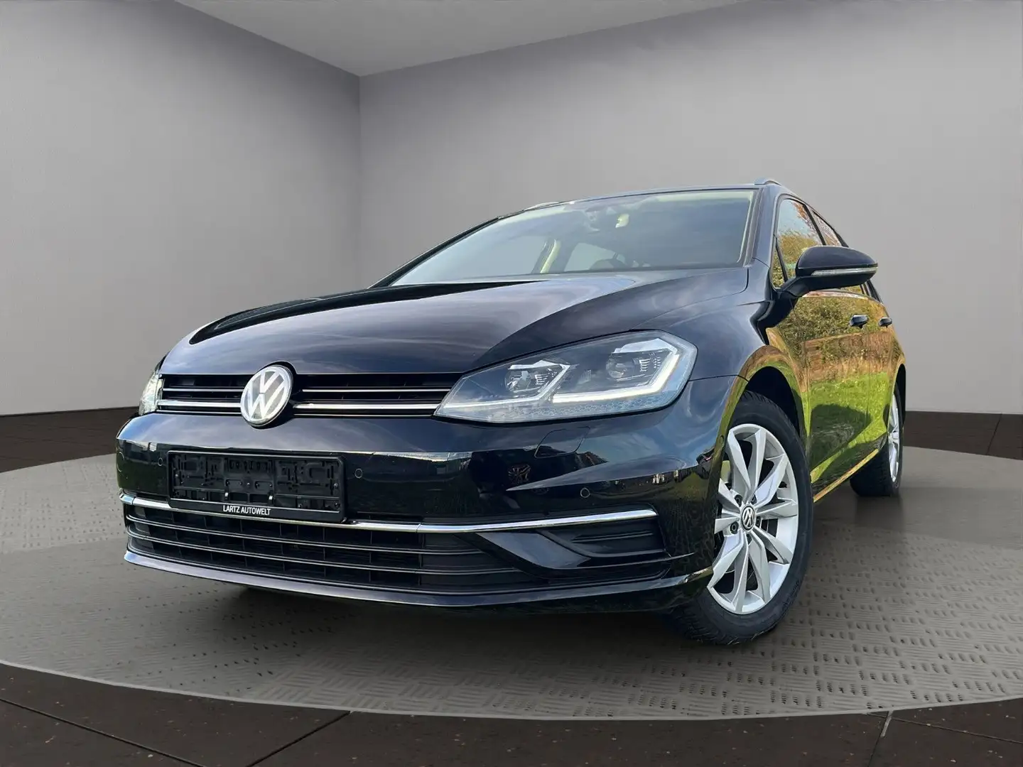 Volkswagen Golf 7 Variant/LED/ACC/Standheiz./Park-Assist Schwarz - 1