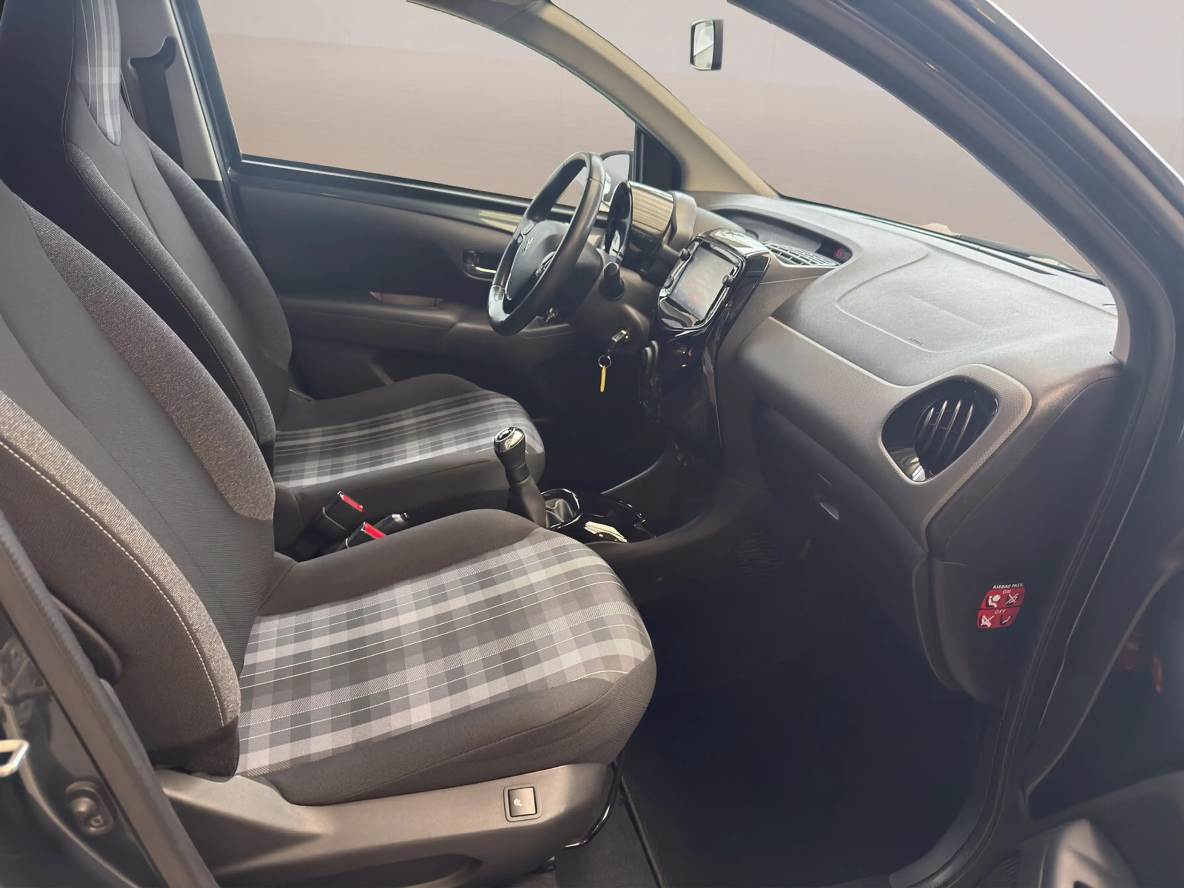 Peugeot 108 TOP Allure *Kamera *Sitzhzg. *Allwetter — photo 9