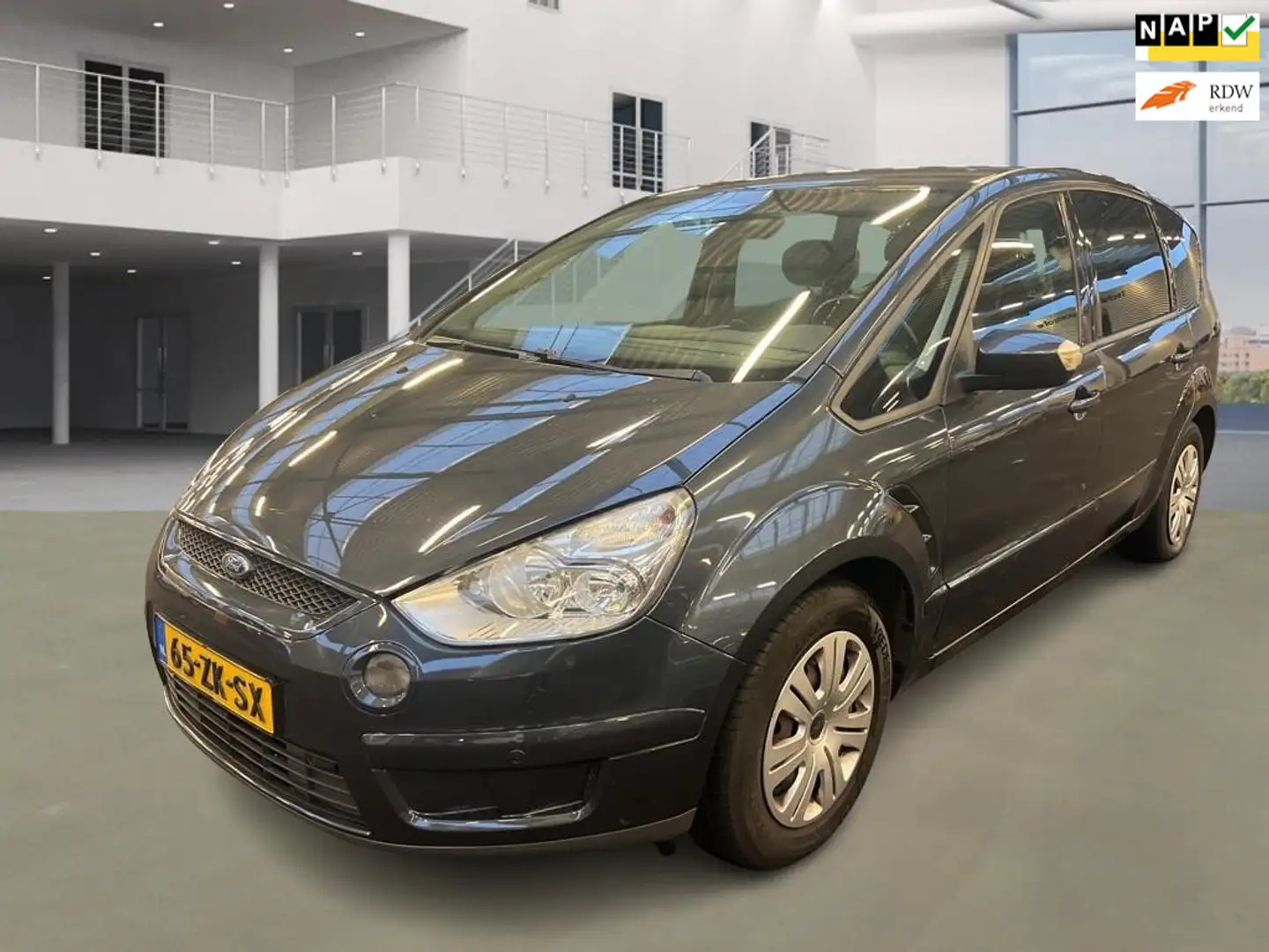 Ford S-Max 2.0-16V Grijs - 1