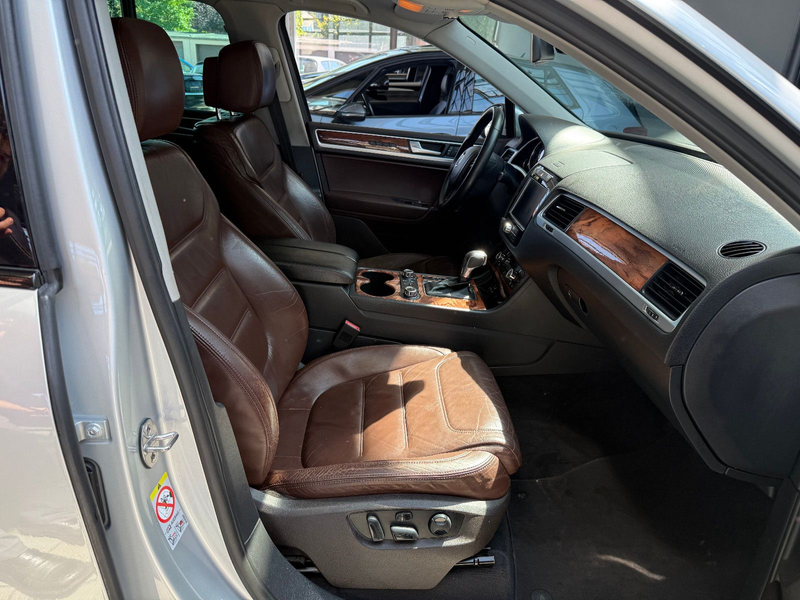 Volkswagen Touareg R Line V6 TDI BMT*Automatik*Panorama* — photo 11