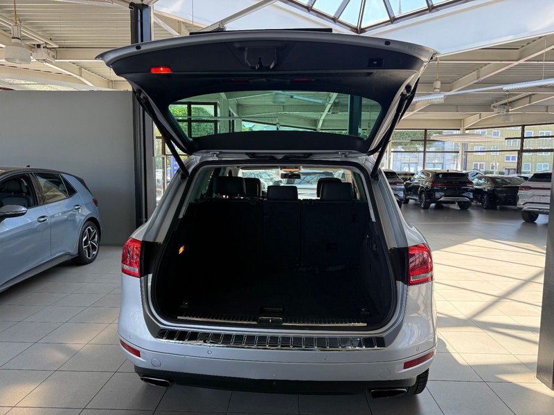 Volkswagen Touareg R Line V6 TDI BMT*Automatik*Panorama* — photo 8