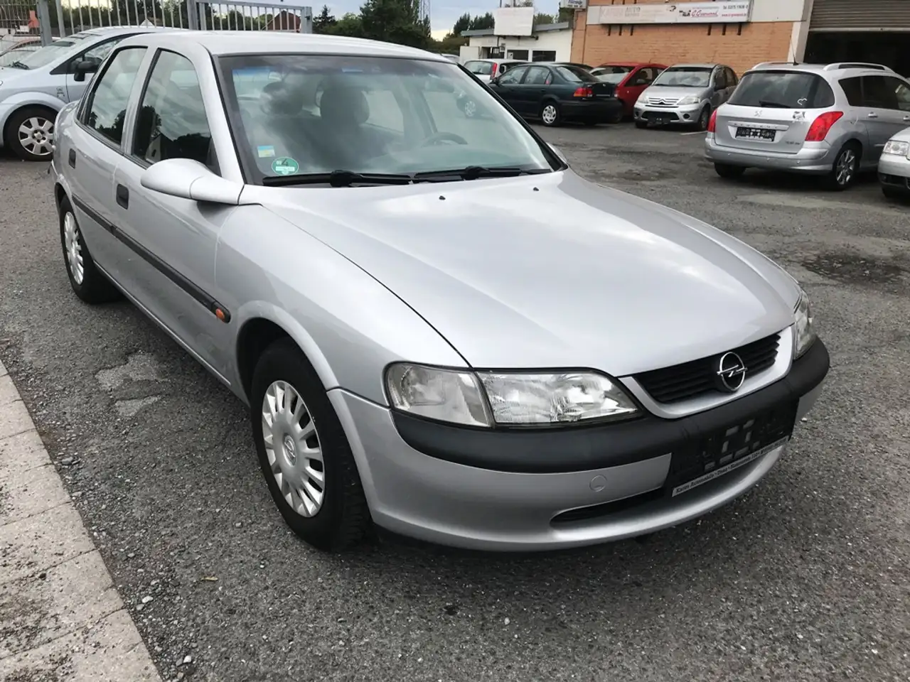 Opel Vectra B 1.8/Automatik/ZR Neu/SH/Klima/Tüv 10/2027, foto 2