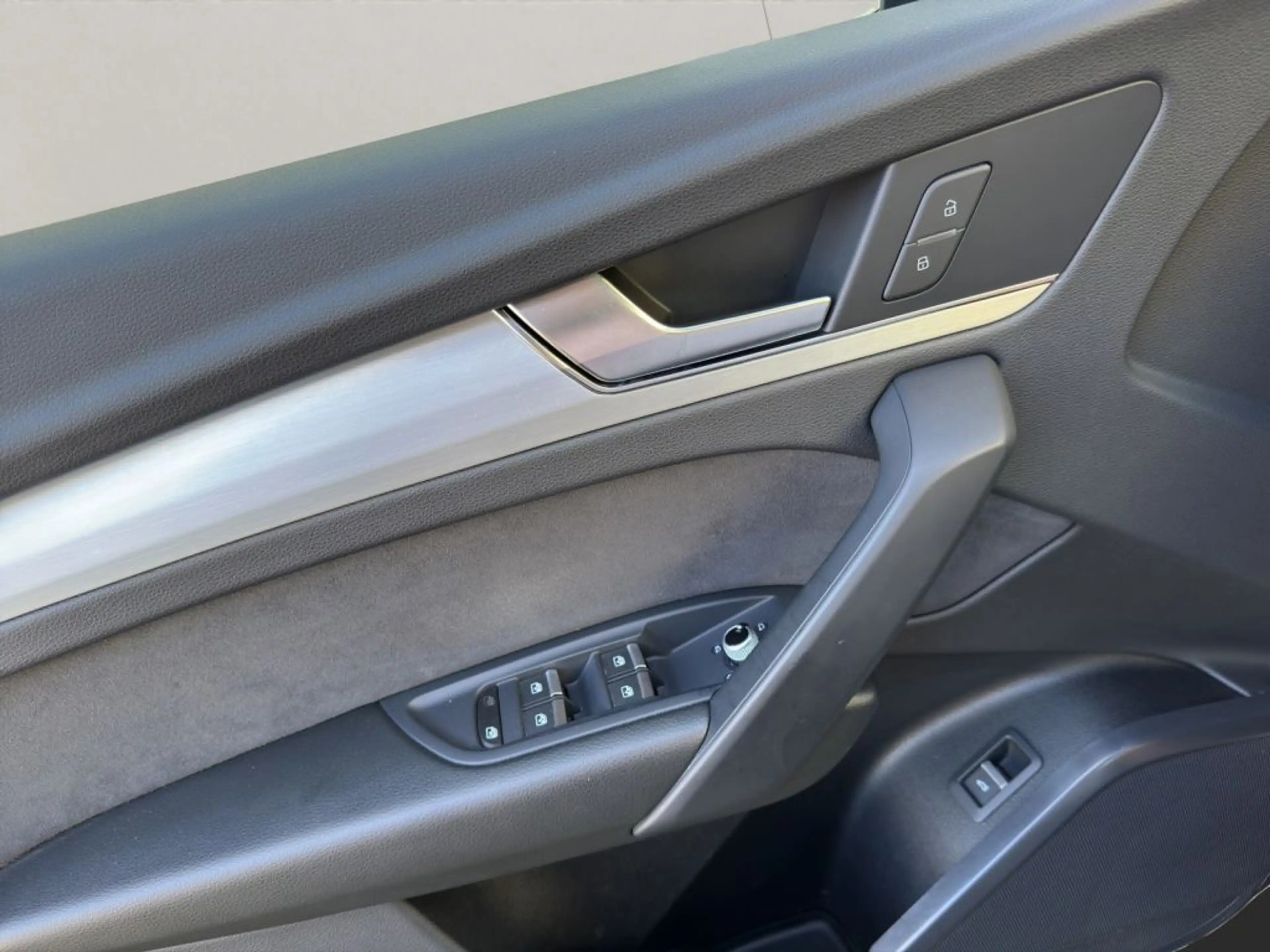 Audi Q5 40 TDI quattro S tronic S line+StHZ+PANO+AHK+ — photo 9