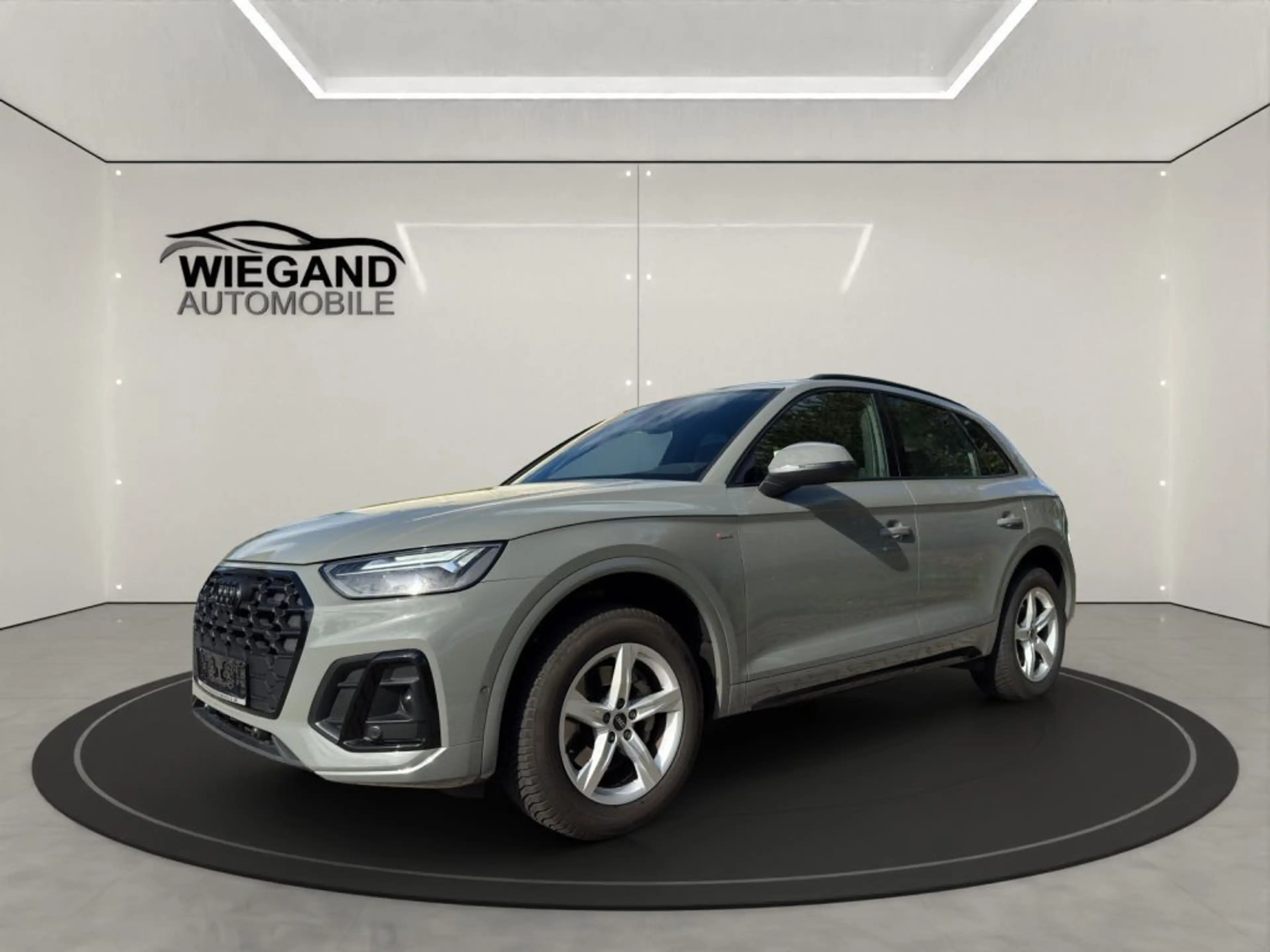 Audi Q5 40 TDI quattro S tronic S line+StHZ+PANO+AHK+