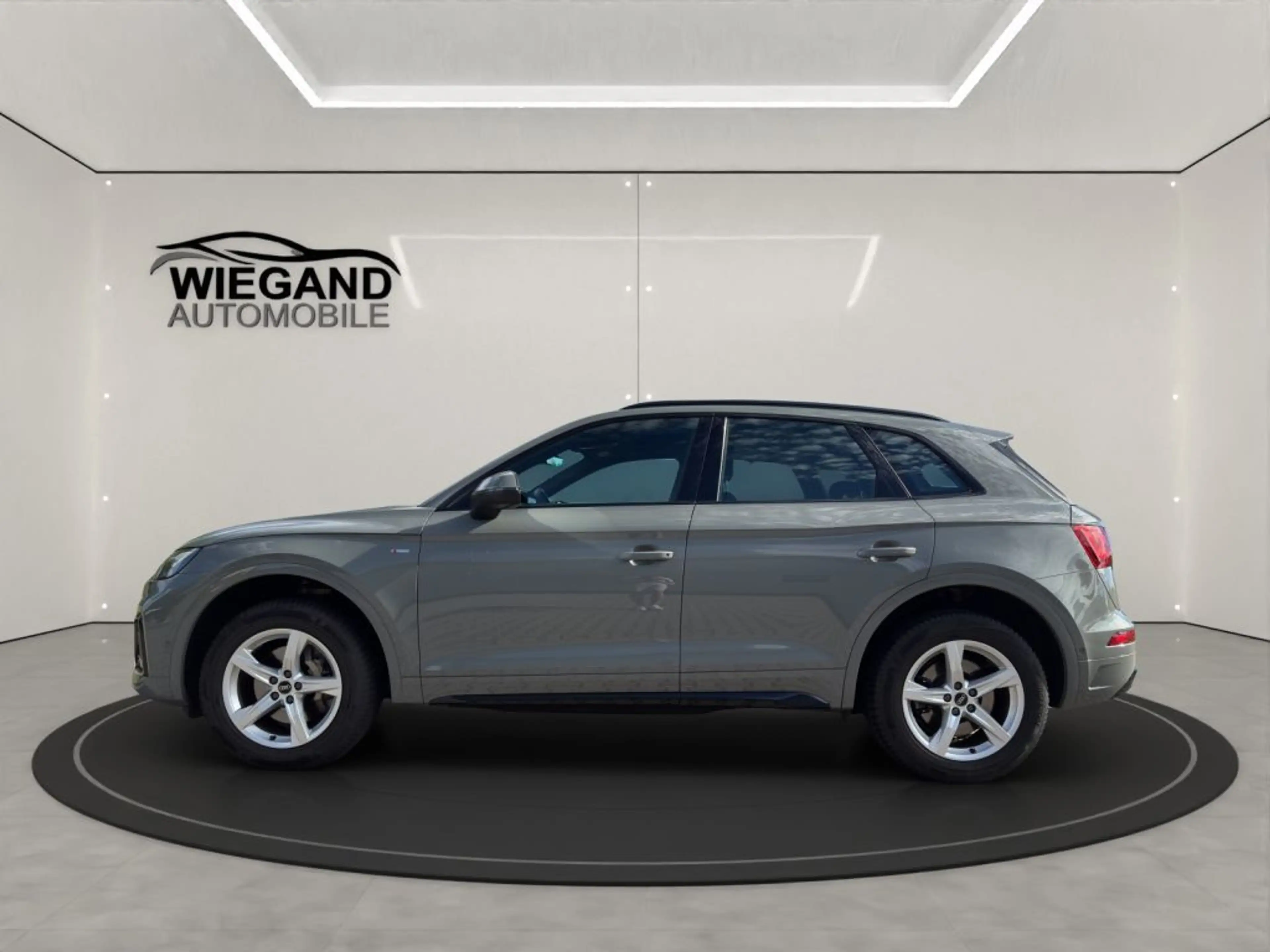 Audi Q5 40 TDI quattro S tronic S line+StHZ+PANO+AHK+ — photo 2