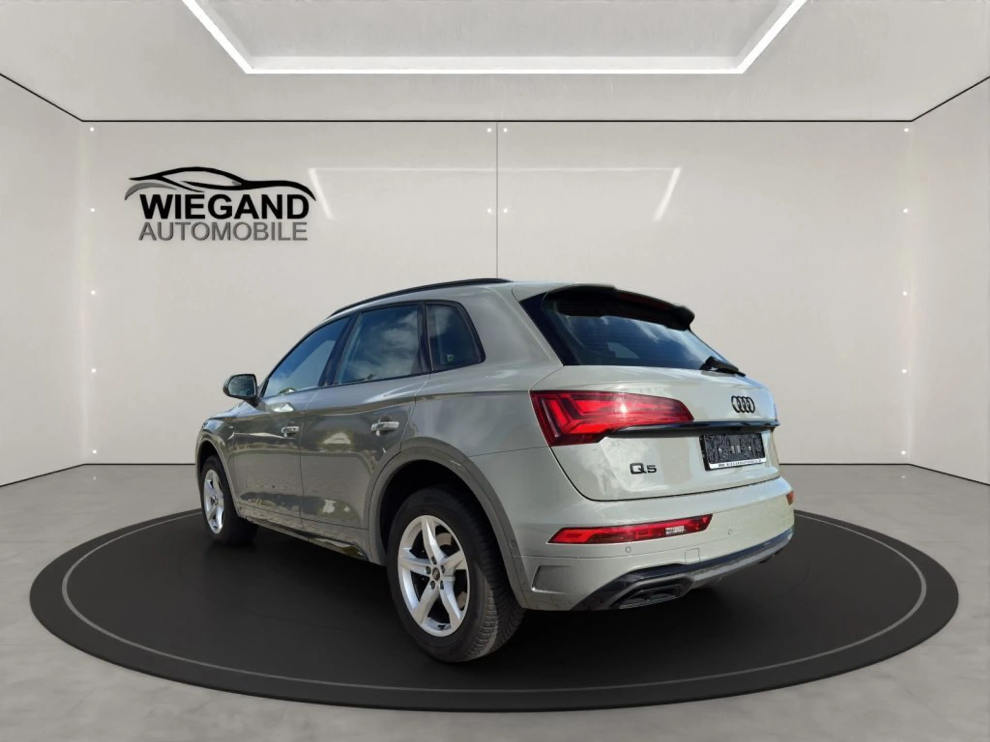 Audi Q5 40 TDI quattro S tronic S line+StHZ+PANO+AHK+ — photo 3