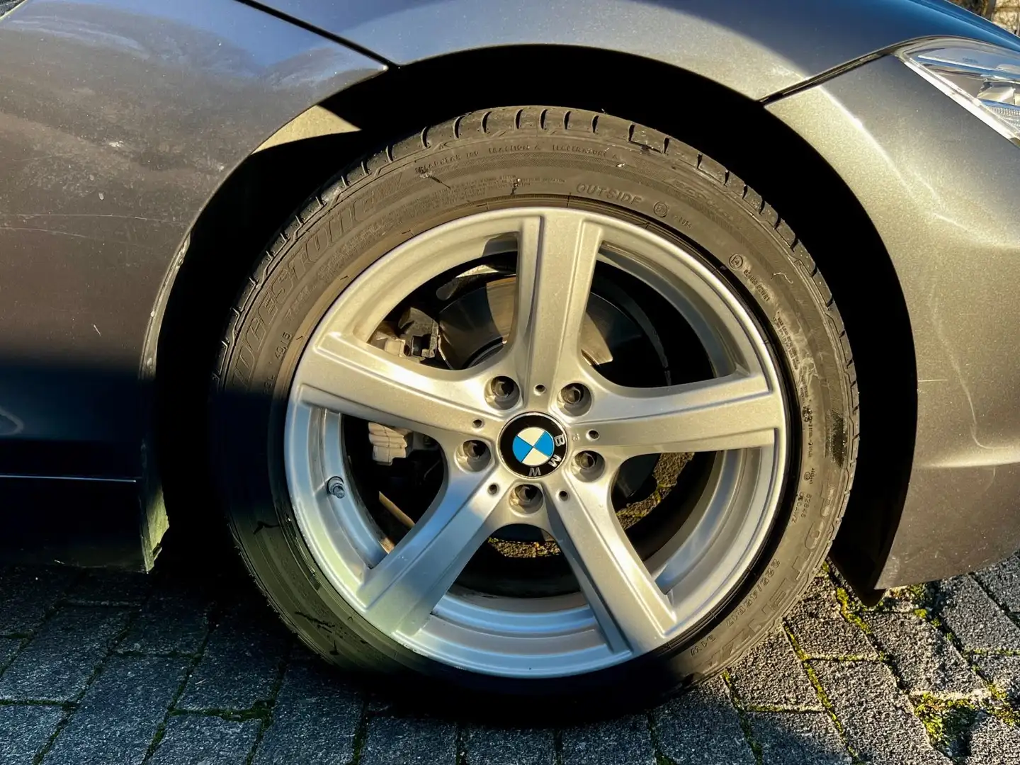 BMW Z4 Roadster sDrive 18i Sp, Aut. Navi Prof. Leder Grau - 2