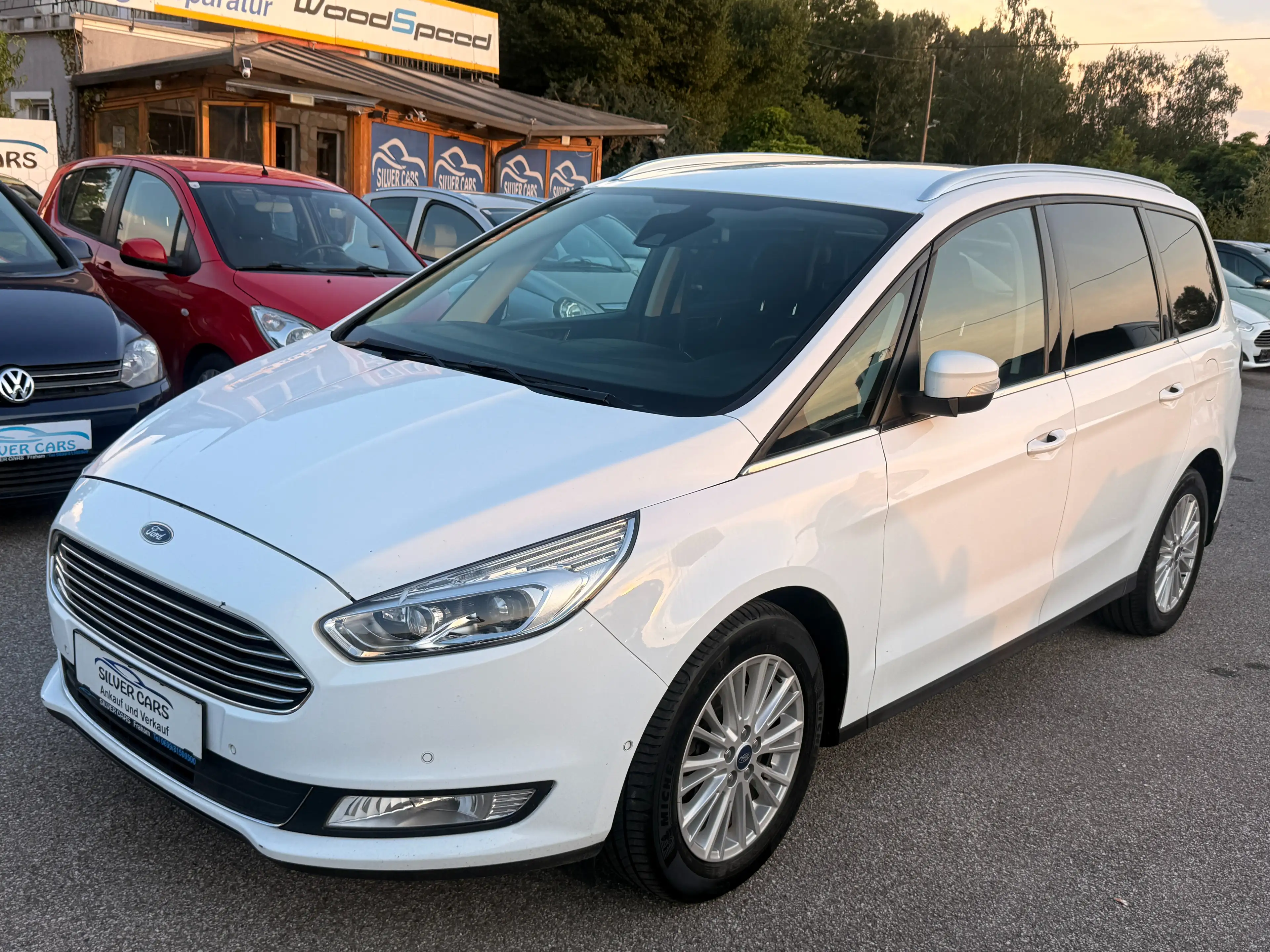 Ford Galaxy — photo 3