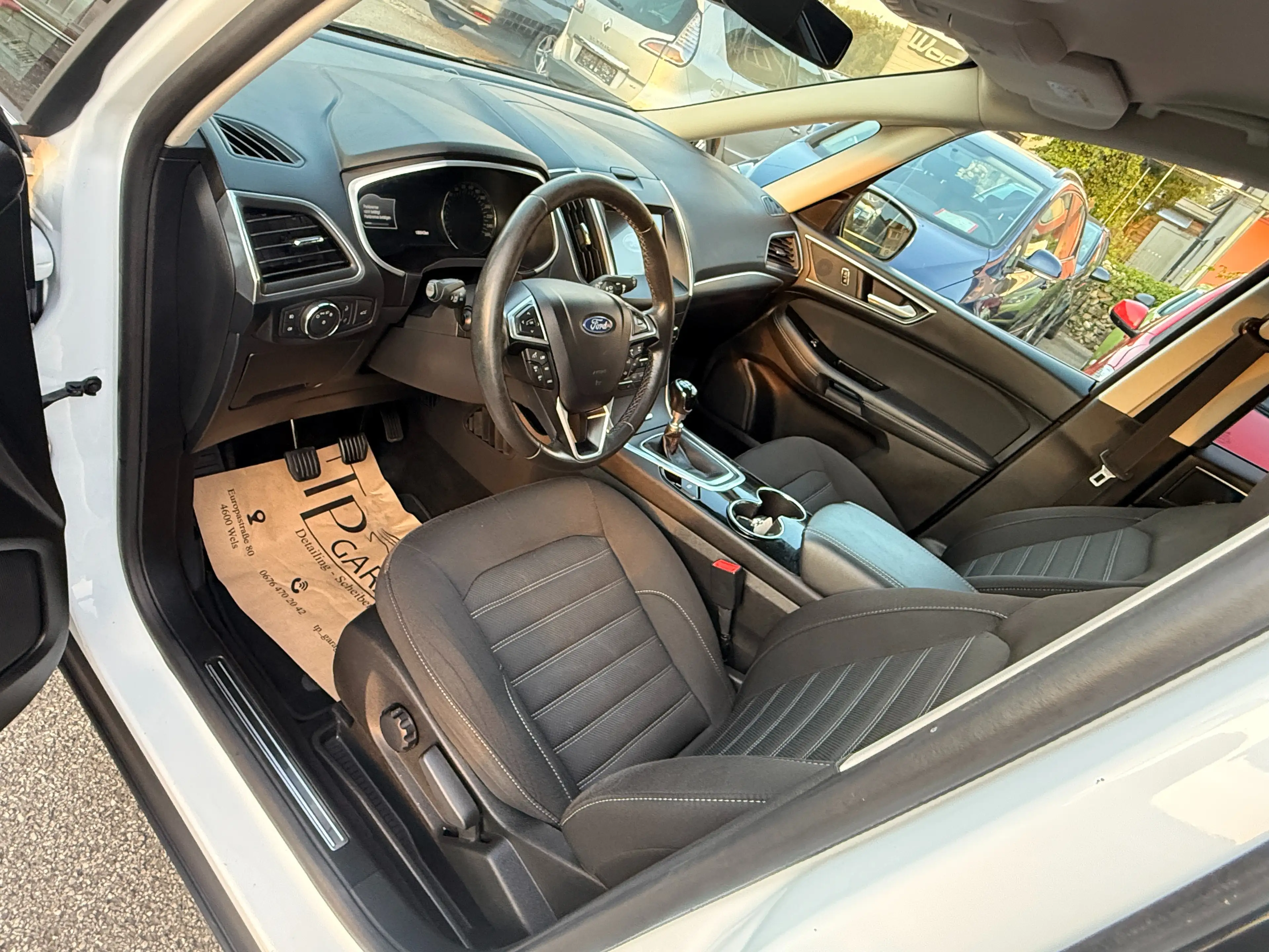Ford Galaxy — photo 14