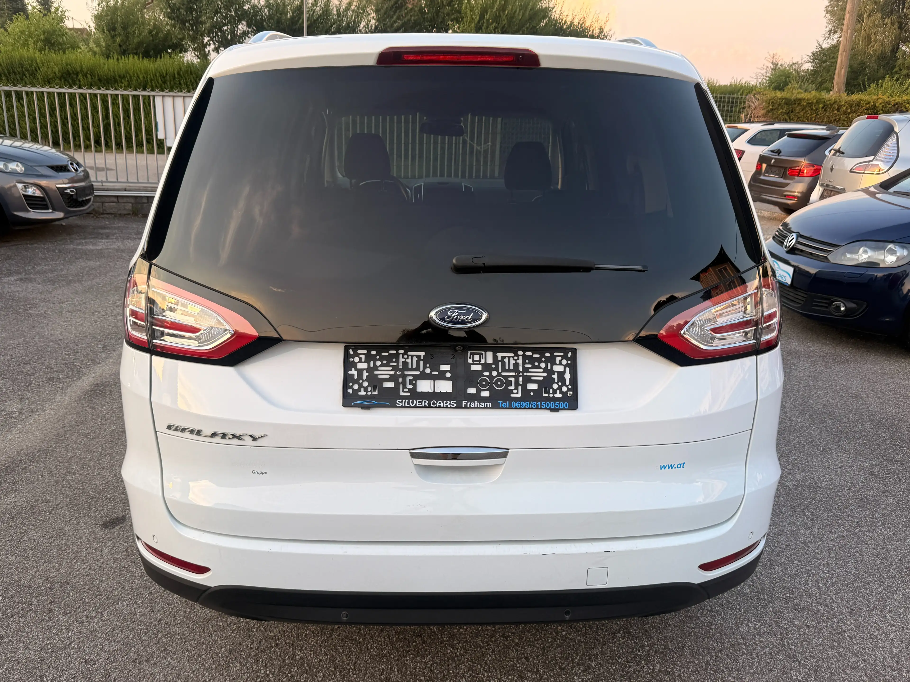 Ford Galaxy — photo 6