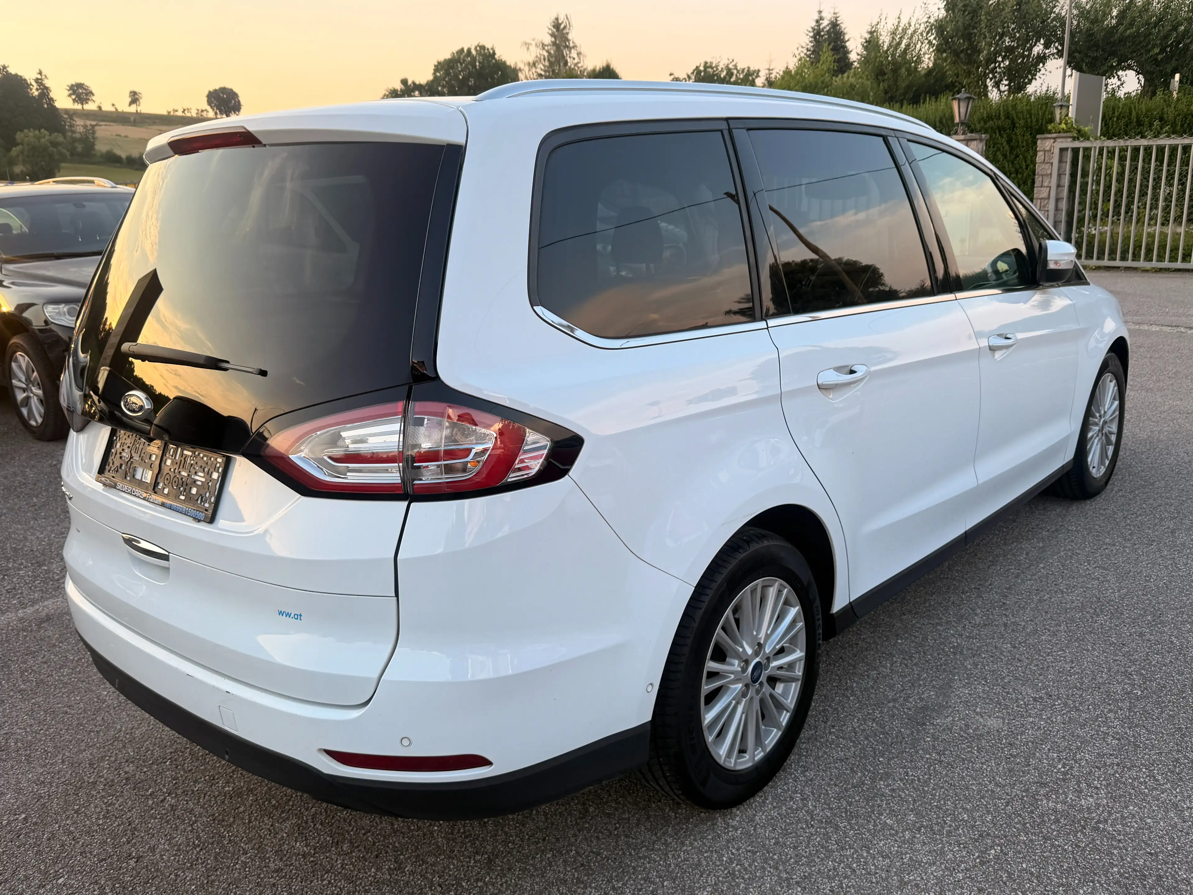 Ford Galaxy — photo 7
