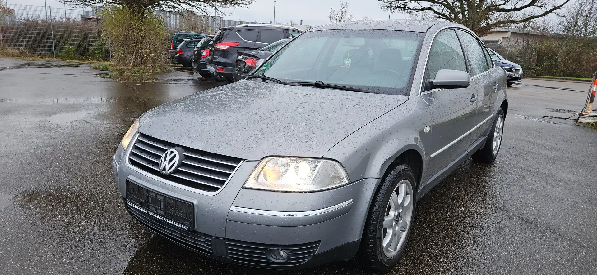 Volkswagen Passat 1.8 T Highline/Automatik Gris - 1