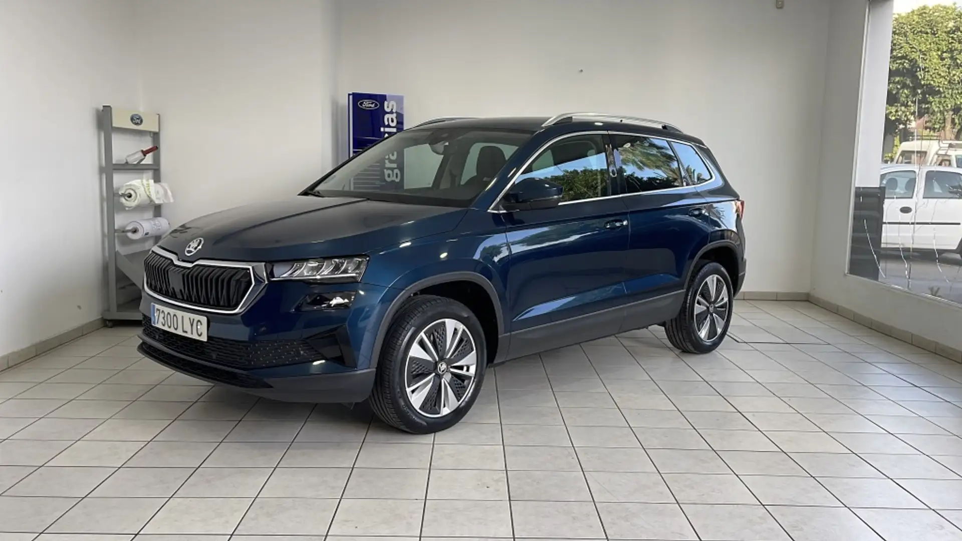 Skoda Karoq 2.0TDI Adblue Ambition 85kW Blau - 2
