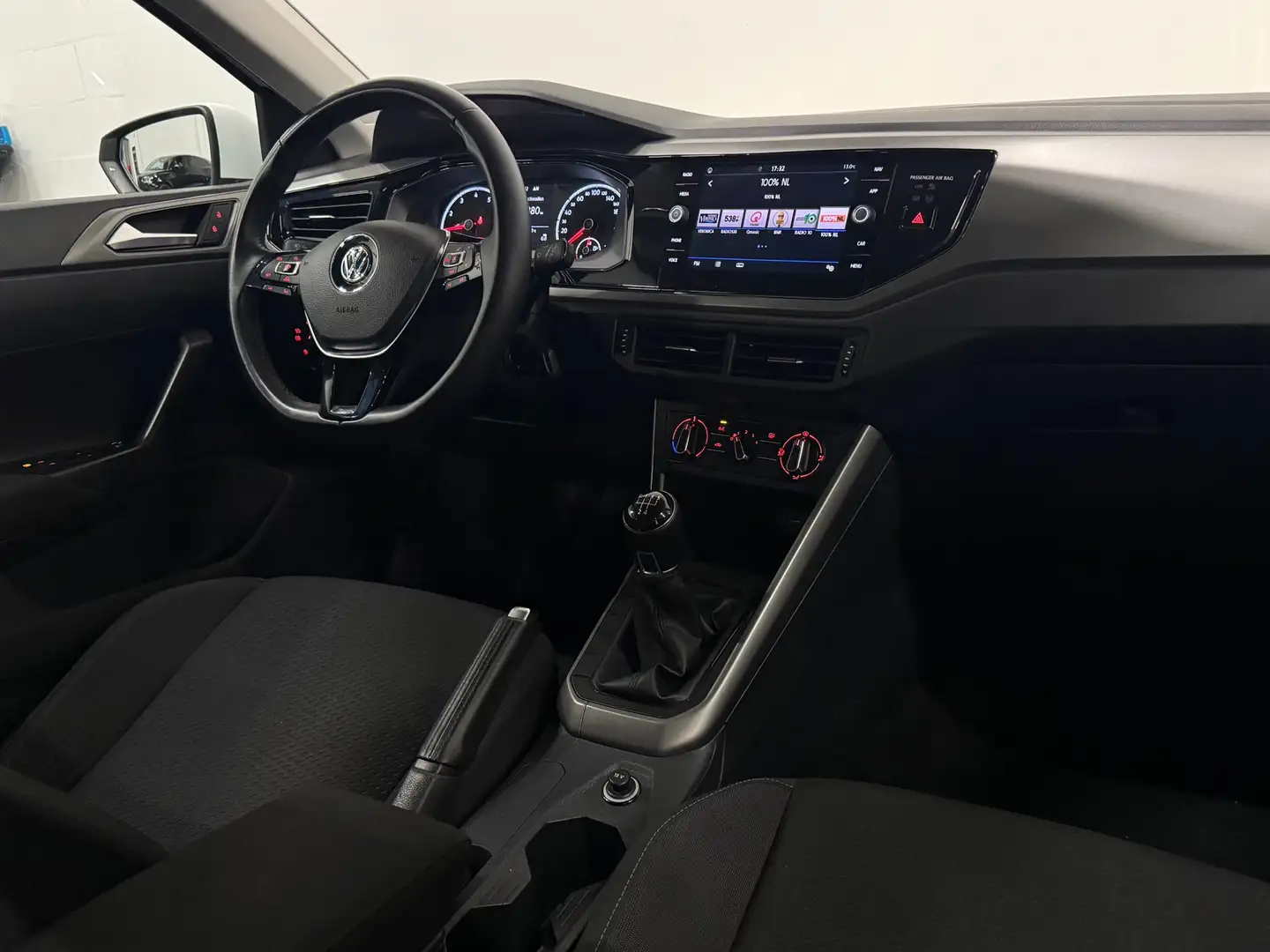 Volkswagen Polo 1.0 TSI Comfortline Navigatie Carplay ACC Airco Weiß - 2