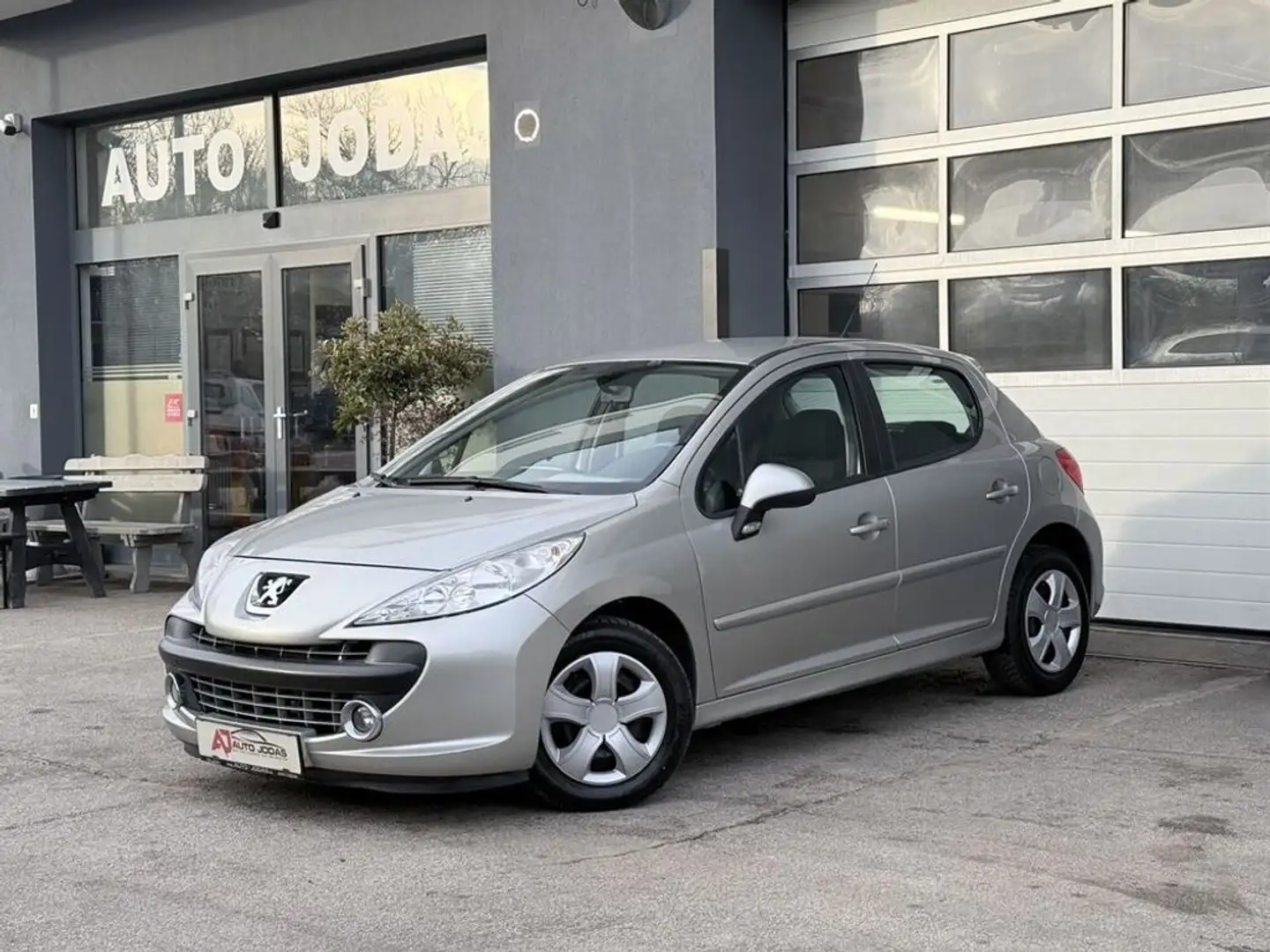 Peugeot 207 Active 1.4 16V 5-türig **Klimaanlage** Grau - 2