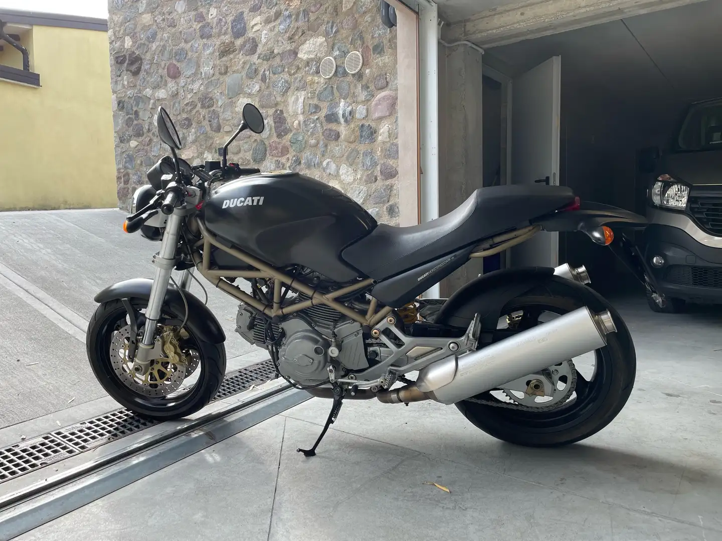 Ducati Monster 620 Dark - 2