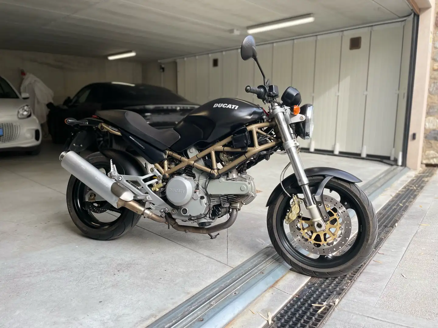 Ducati Monster 620 Dark - 1