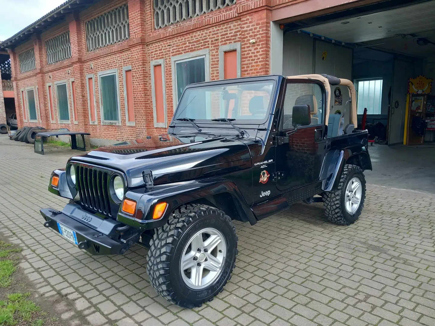Jeep Wrangler 4.0 Sahara stupenda Чорний - 1