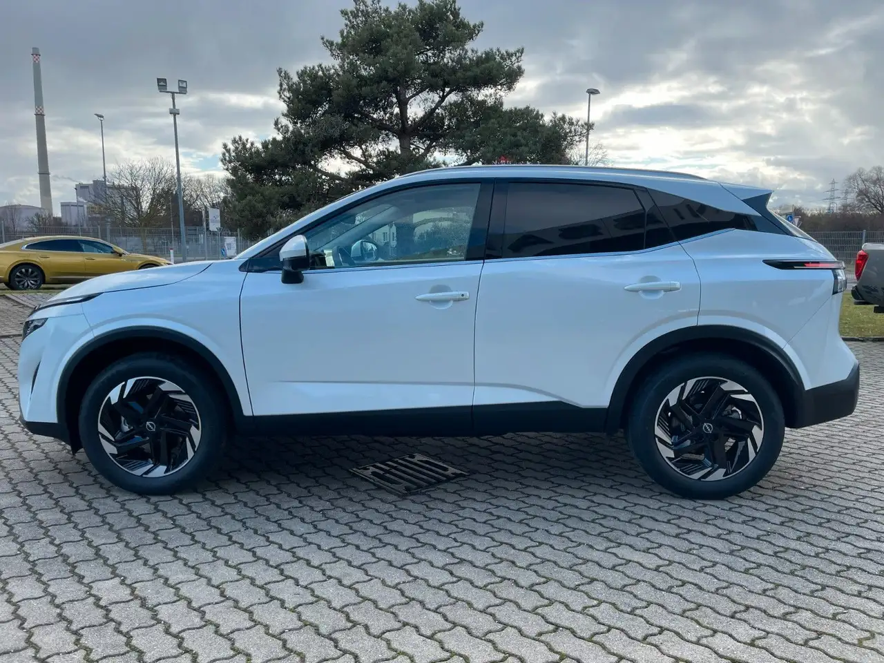 Nissan Qashqai 1.3 DIG-T MHEV AT N-Connecta WINTERPAKET 3