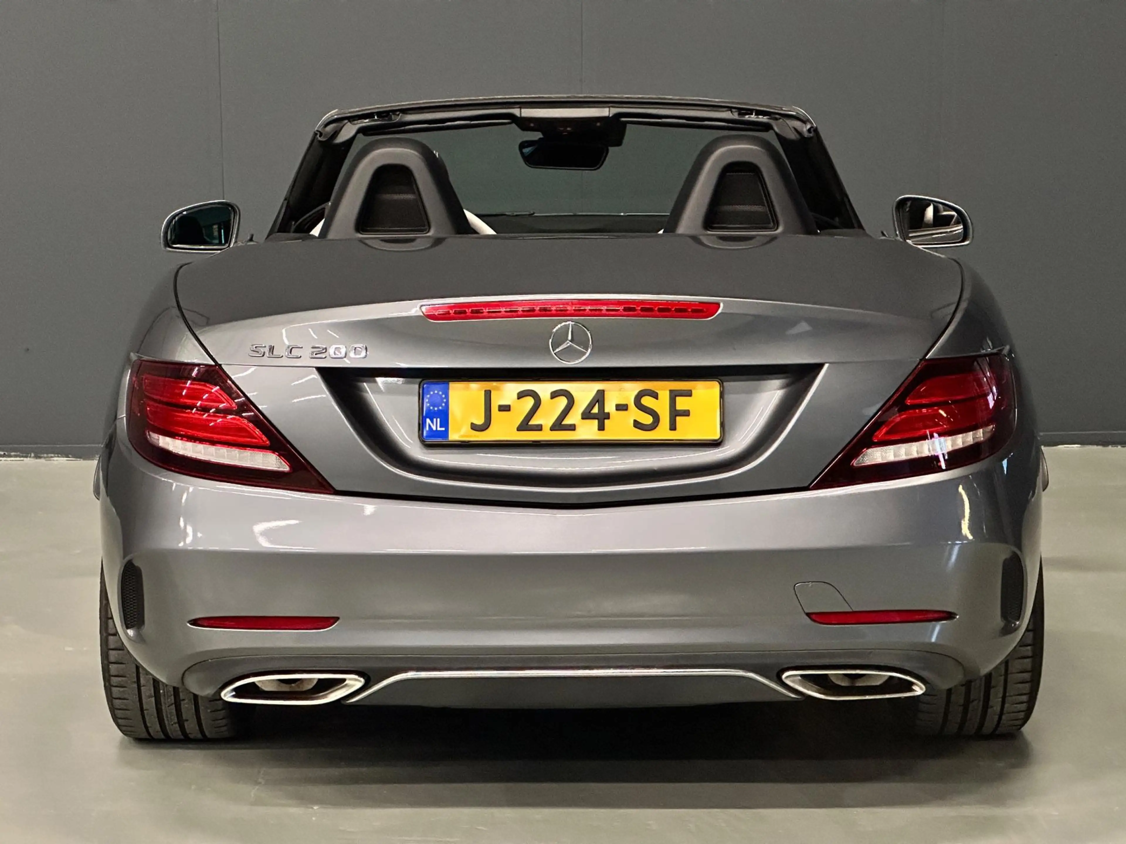Mercedes-Benz SLC 200 RedArt Edition AMG AUTOMAAT LEDER/CAMERA/PDC/NAVI — photo 5