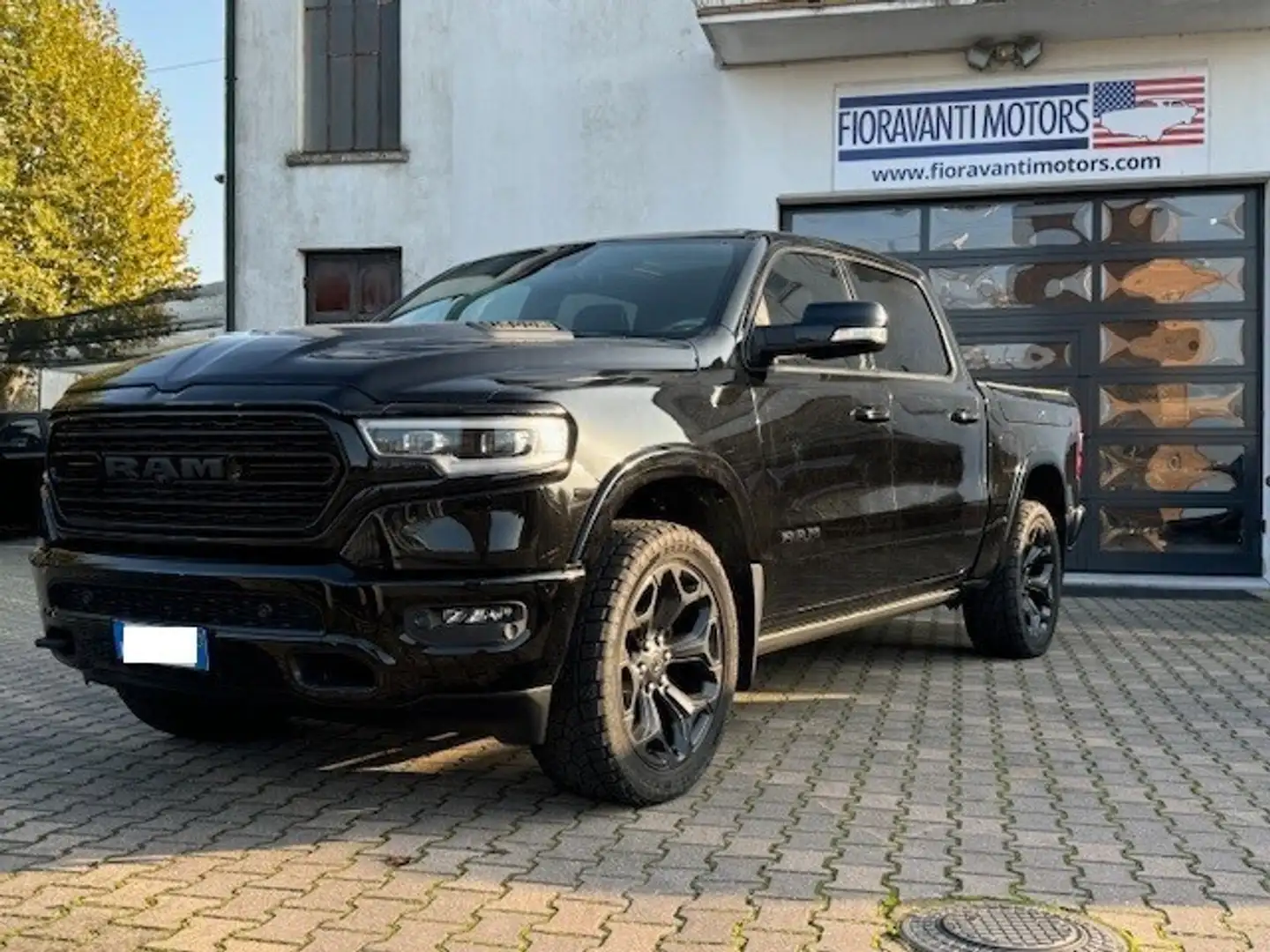 Dodge RAM 1500 CREW CAB LIMITED 4x4 MILD-HYBRID CON RAMBOX E Black - 1