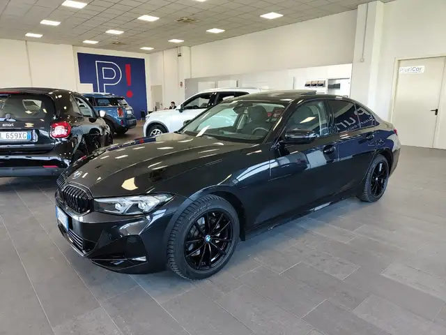 BMW 318 d 48V Auto Tetto Navi Sedili Riscaldati FariLED