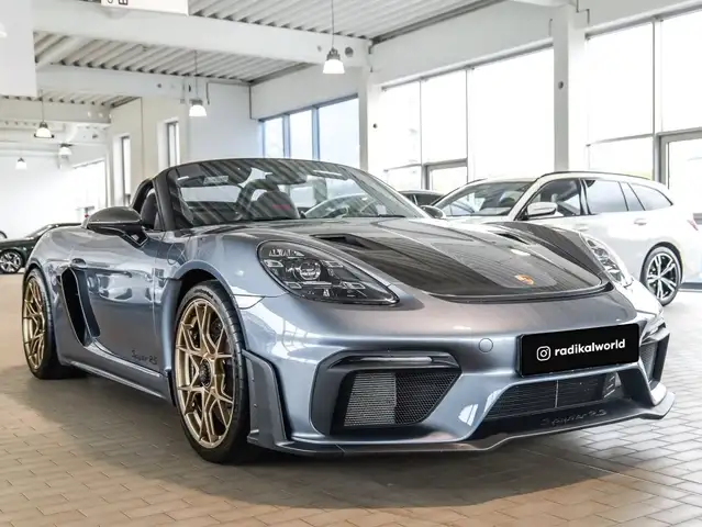 Porsche 718 Spyder RS PDK