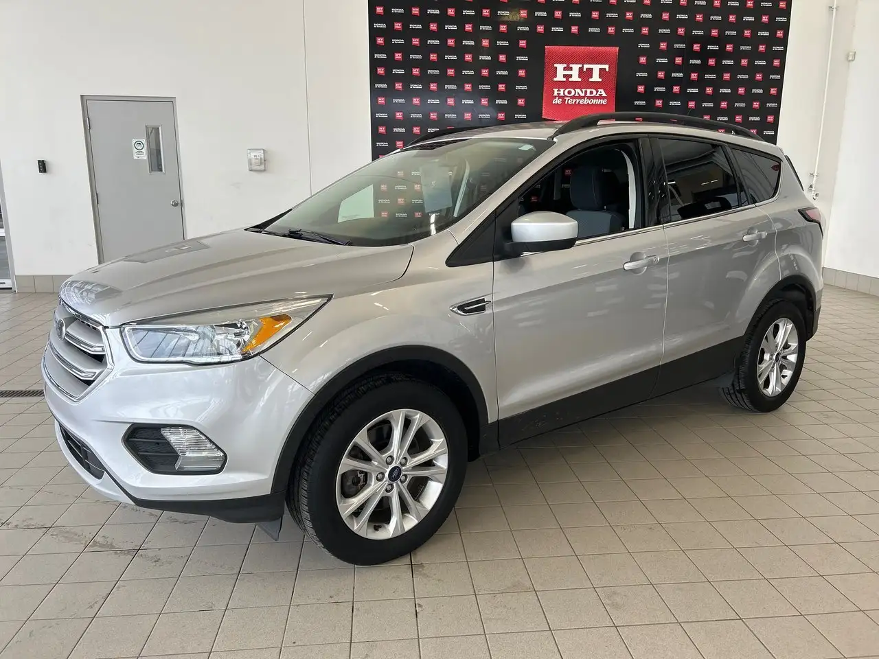 Ford Escape снимка Ford Escape