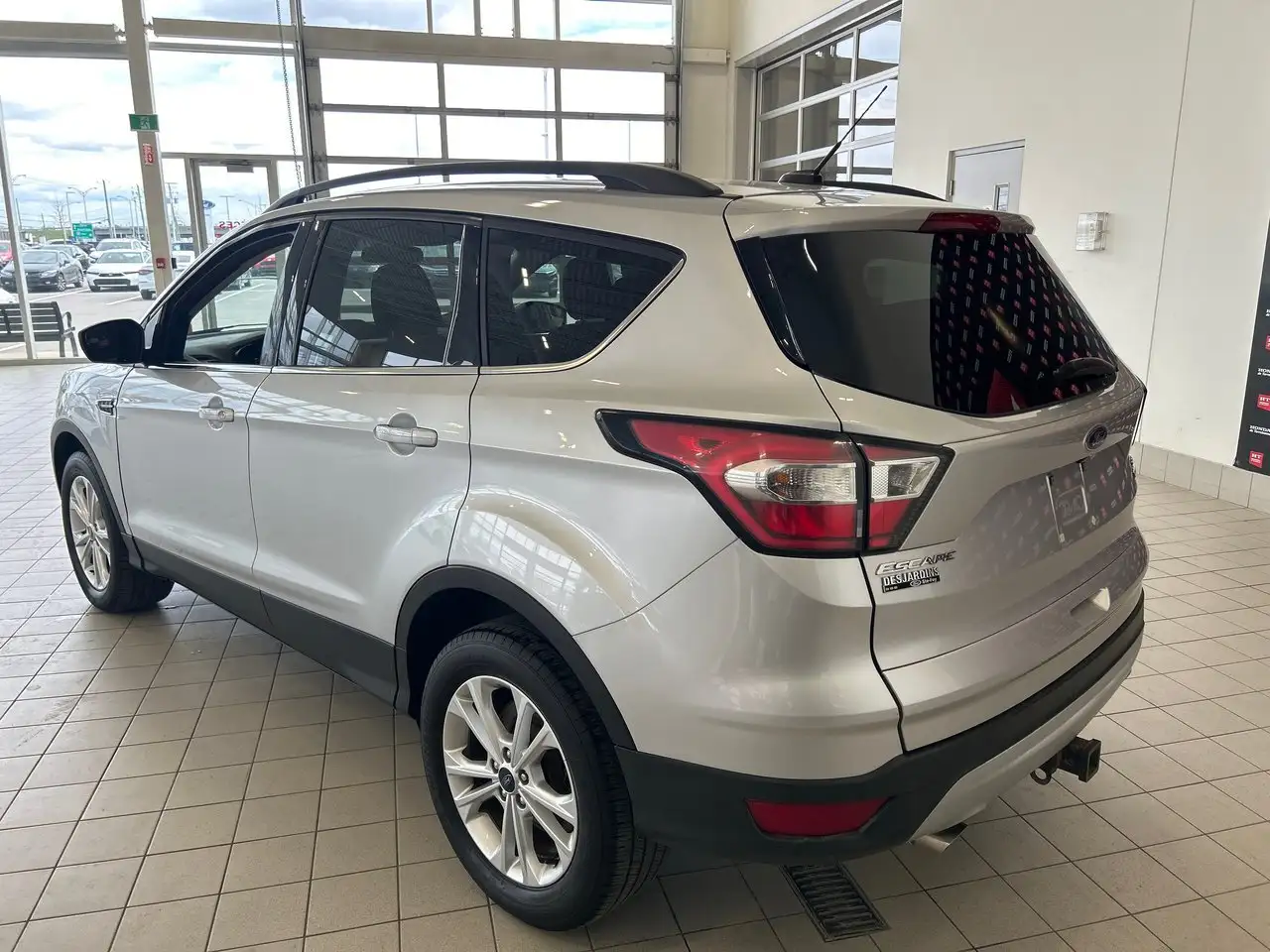 Ford Escape снимка Ford Escape