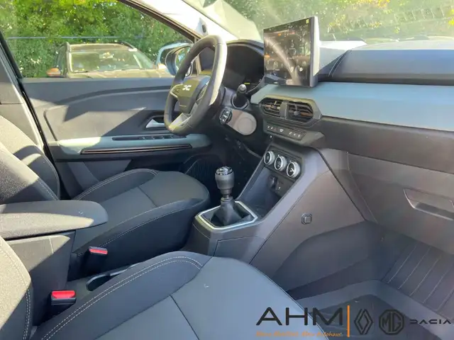 Dacia Sandero view 14