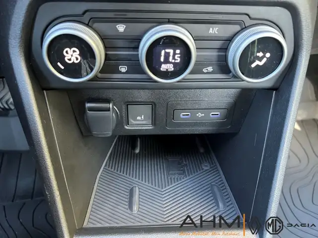 Dacia Sandero view 24
