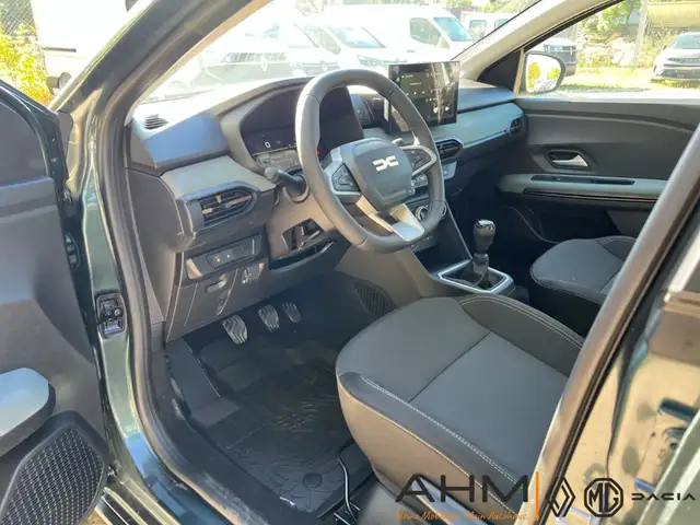 Dacia Sandero view 10