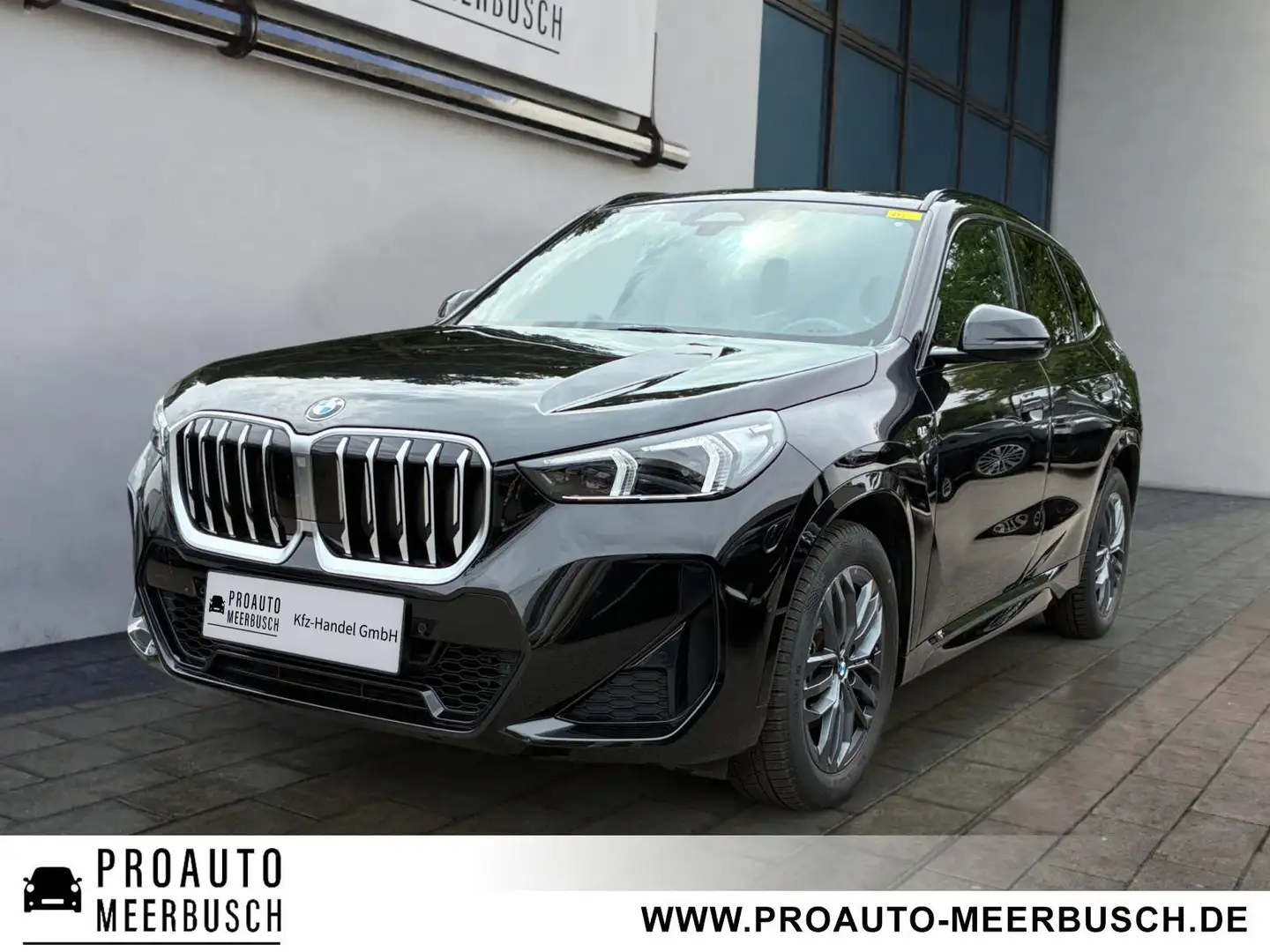 BMW X1 18i sDrive M Sport MMRY/ACC/ADAPTLED/PANO/H&K Schwarz - 1