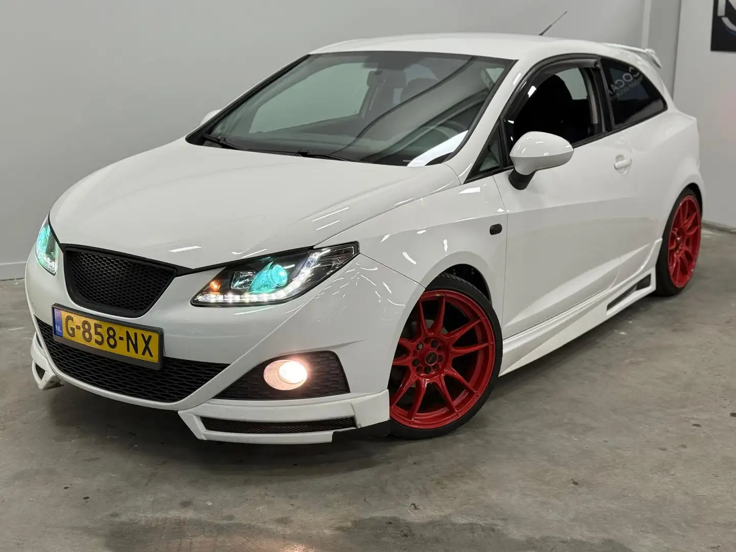 SEAT Ibiza 1.4 Reference / BODYKIT / MULTIMEDIA-NAVI / RIJDT Weiß - 1