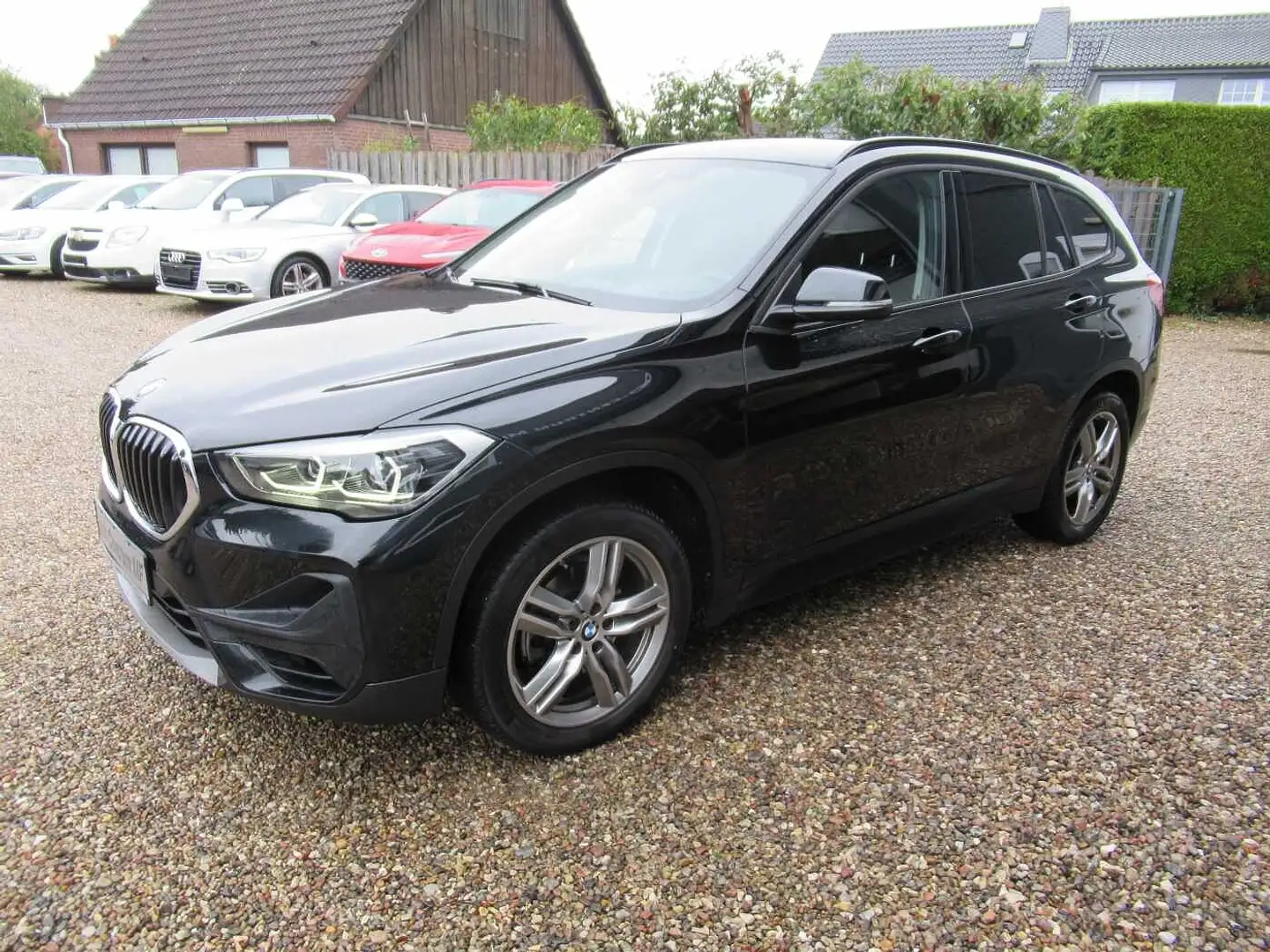 BMW X1 sDrive18i M Sport Schwarz - 1