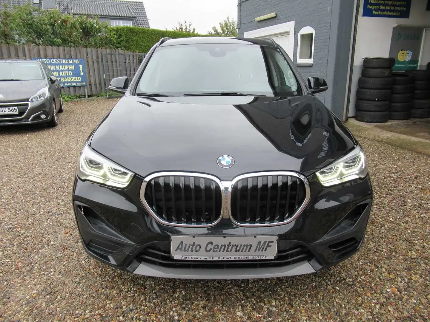 BMW X1 sDrive18i M Sport Schwarz - 2