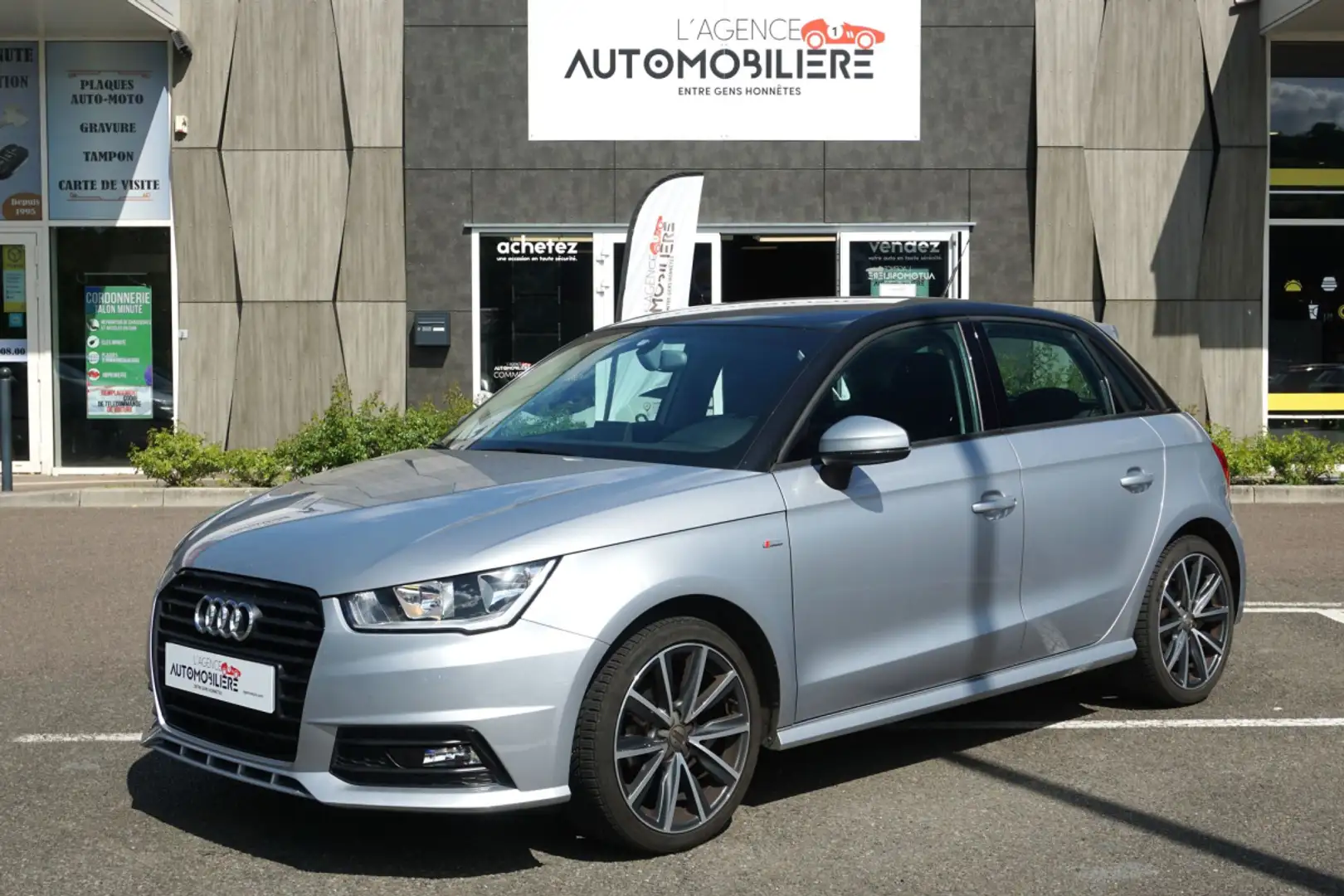 Audi A1 Sportback 1.0 TFSI 95 Ultra Pack S Line Gris - 1
